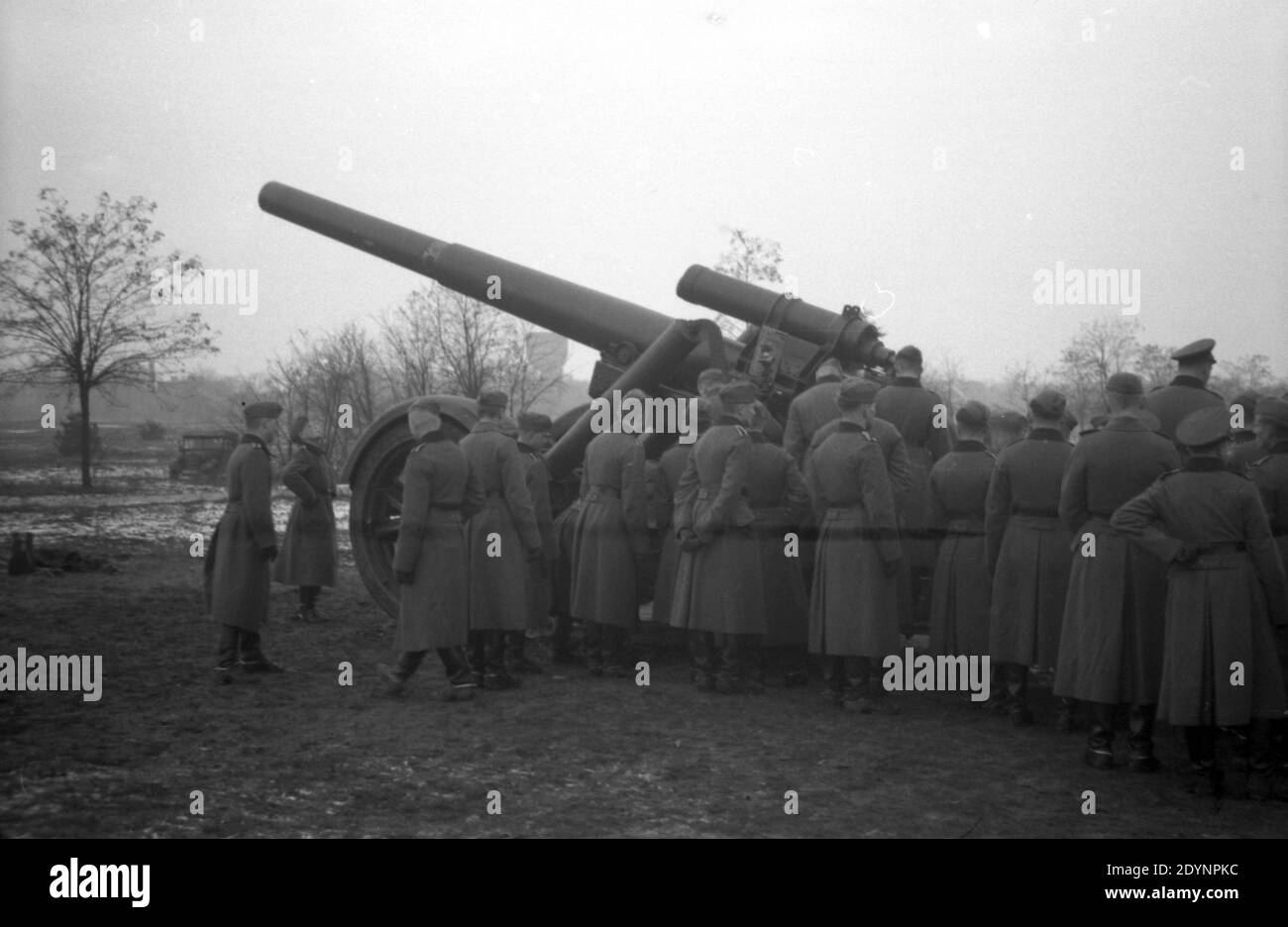 Wehrmacht Heer Ausbildung Mörser 18 21 cm - Bundeswehr Trainingsmörtel 21cm / 210mm Stockfoto
