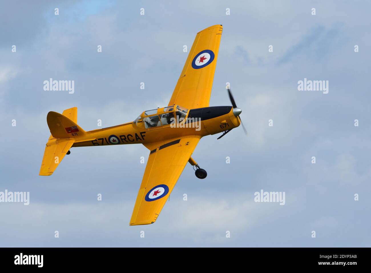 Jahrgang 1949 DHC Chipmunk T.22 671 RCAF in der Lackierung der Royal Canadian Air Force. Stockfoto