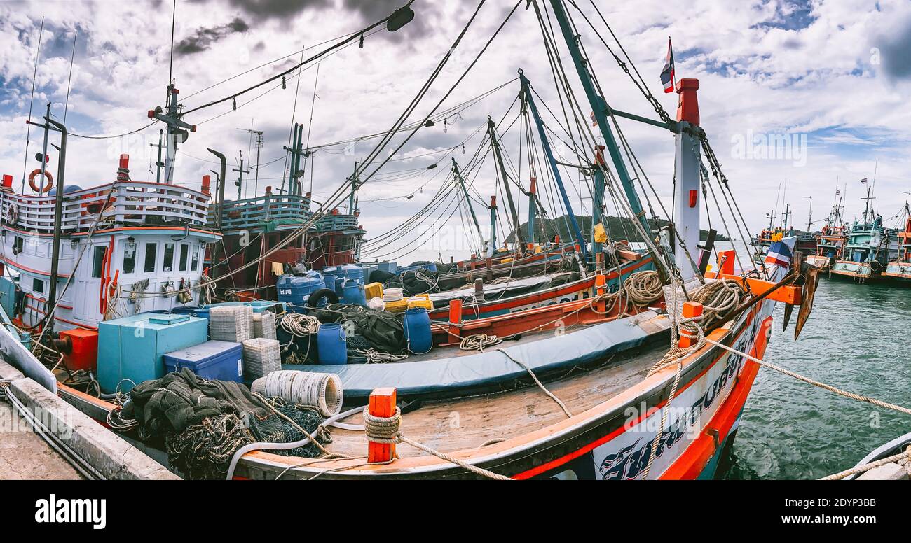 Fischerboote am Pier in Koh Samui, Thailand, Südostasien Stockfoto