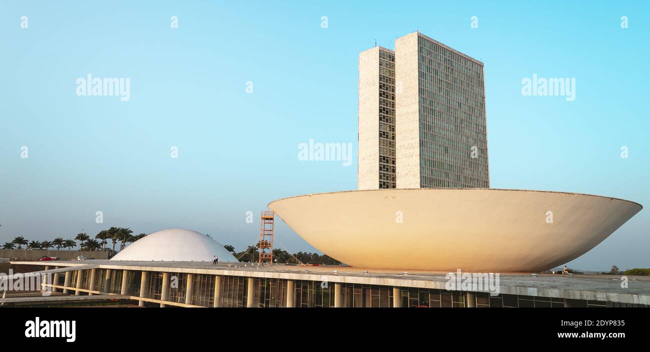 Der Nationalkongress Brasiliens ( Congresso Nacional do Brasil - Parlamento brasileiro). Gebäude entworfen von Oscar niemeyer. Stockfoto