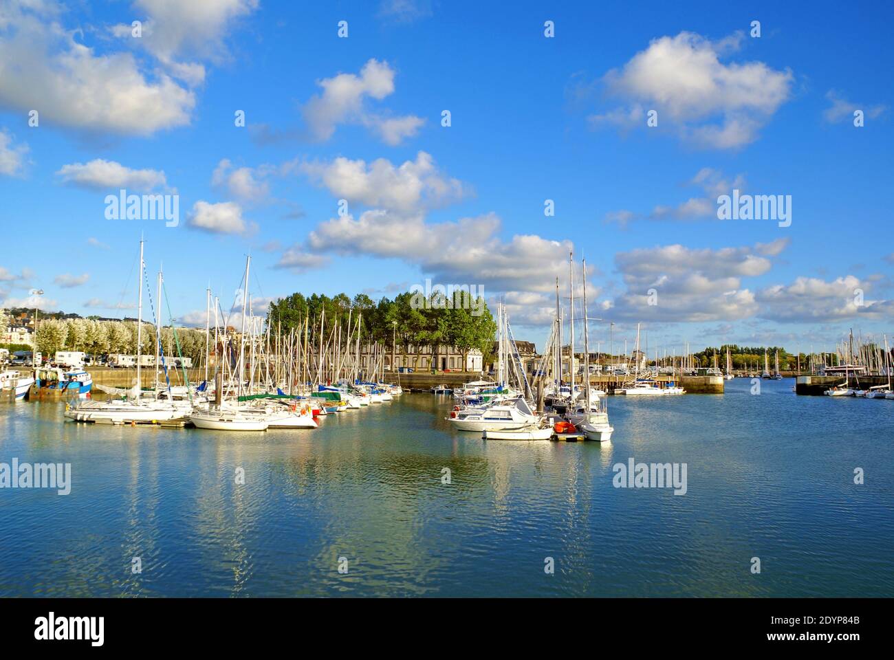 Die Marina von Deauville in der Normandie, Frankreich. Stockfoto