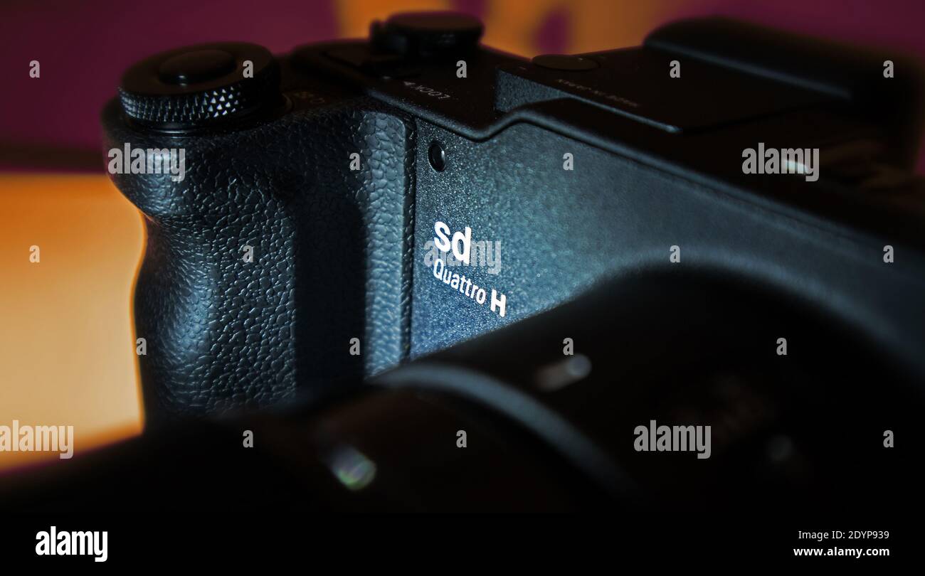 Eine Nahaufnahme des Sigma Quattro H Logos. Stockfoto