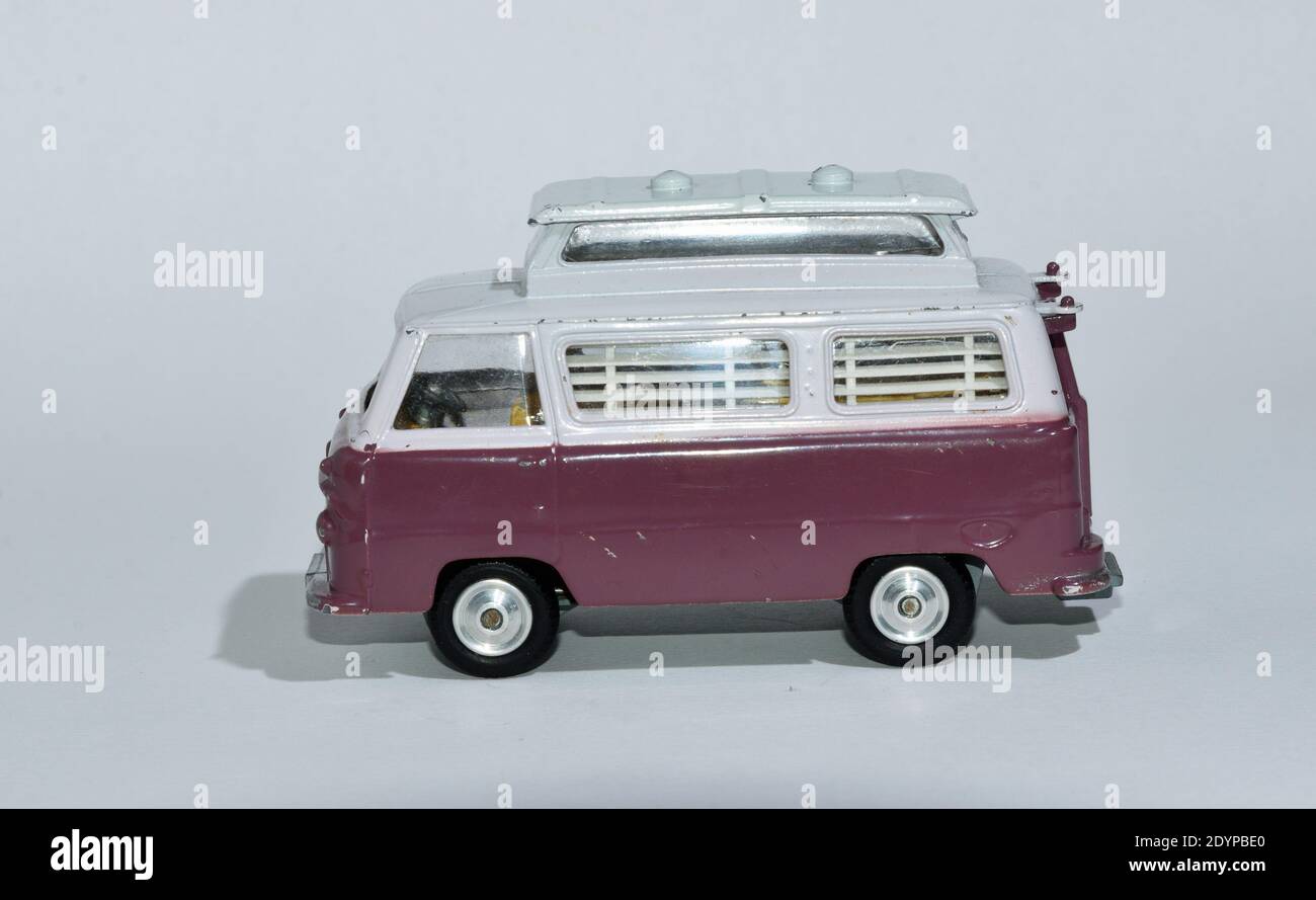 Spielzeug Diecast Modell eines Comer Campervan ein Corgi Spielzeug Produkt mit weißem Hintergrund Stockfoto