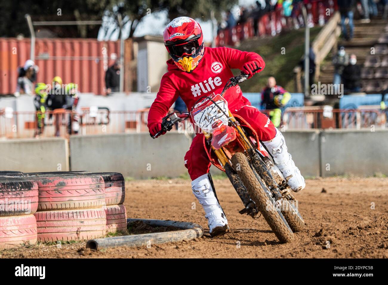 Barcelona, Spanien. Dezember 2020. Pol Espargaró von Spanien während des TT-Weihnachtsrennens in Rocco's Ranch. Er wird für HRC Honda in der Moto GP Weltmeisterschaft 2021 nach 4 Jahren in KTM fahren. Kredit: Aktion Plus Sport/Alamy Live Nachrichten Stockfoto