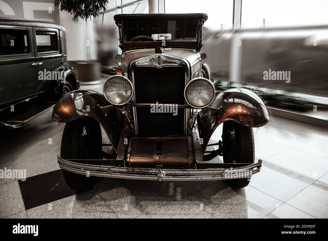 4. Juni 2019, Moskau, Russland: Frontansicht des Chevrolet AC Open Tourer 1929. Klassische Retro-Autos der 1920er Jahre. Stockfoto