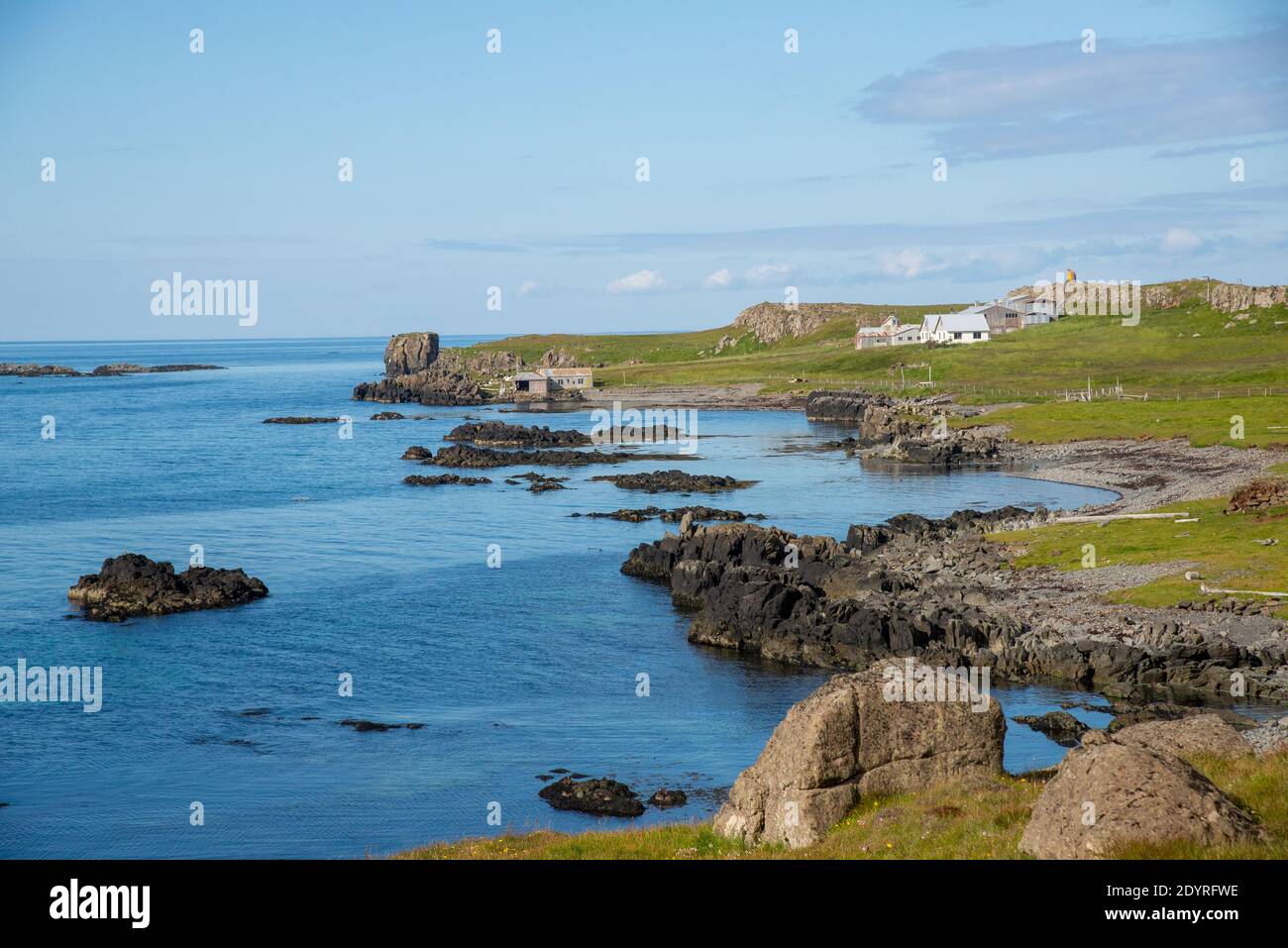 Landschaft und Haus in Vatnsnes auf Island Stockfoto