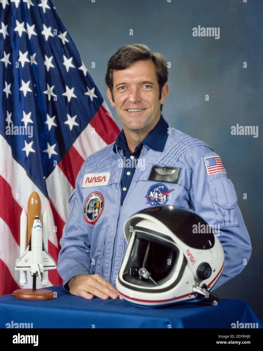 Francis Richard Scobee (19. Mai 1939 – 28. Januar 1986) amerikanischer Pilot, Ingenieur und Astronaut. Er wurde getötet, als er 1986 den Space Shuttle Challenger befehligen musste, der beim Start der Mission STS-51-L einen katastrophalen Auffrischungsfehler erlitt. Stockfoto
