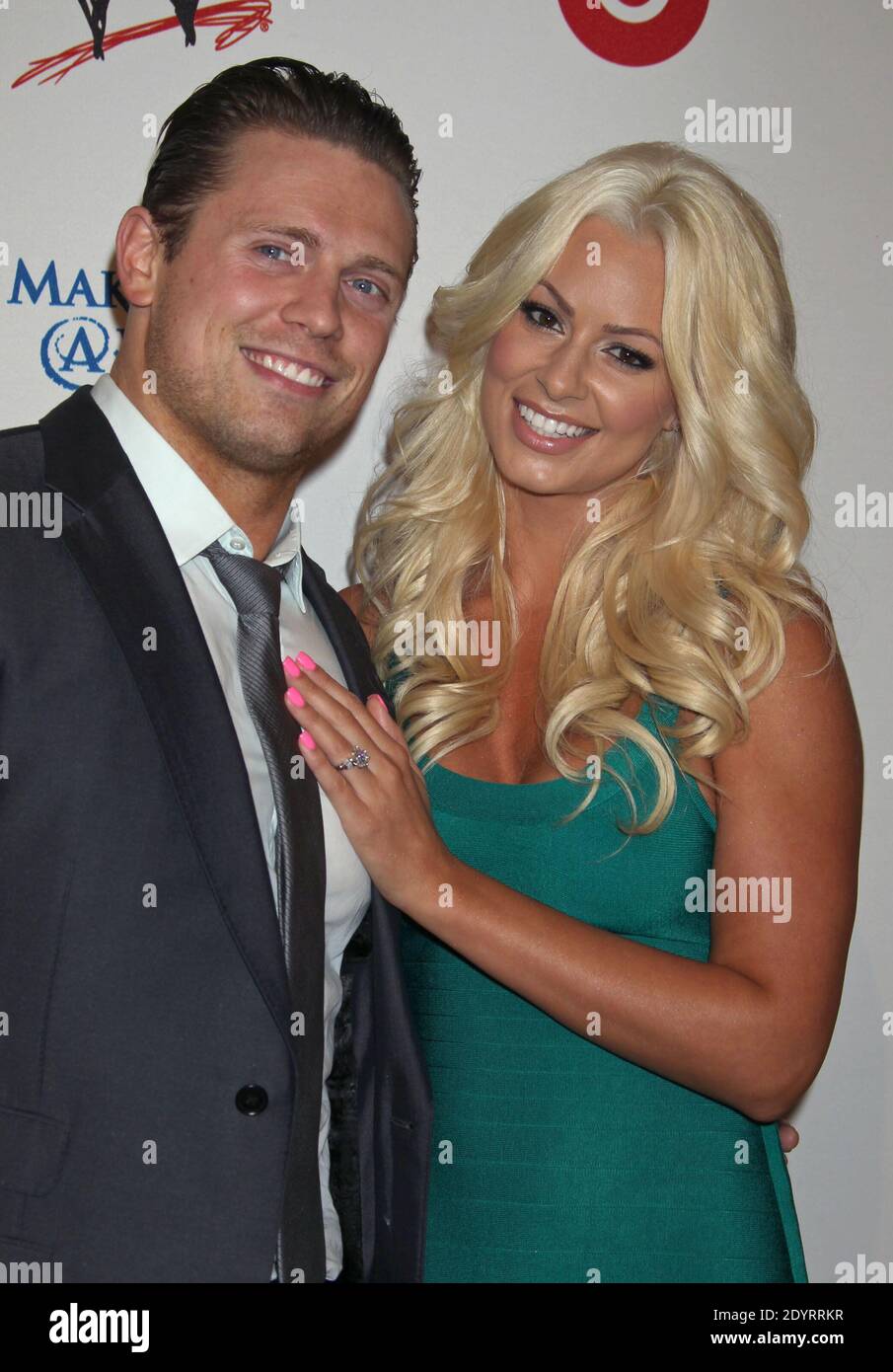 Michael Mizanin, Maryse Ouellet, WWE & E! Entertainment's Superstars for Hope im Beverly Hills Hotel in Beverly Hills, Los Angeles, CA, USA, am 15. August 2013 (im Bild: Michael Mizanin, Maryse Ouellet) Foto von Baxter/ABACAPRESS.COM Stockfoto