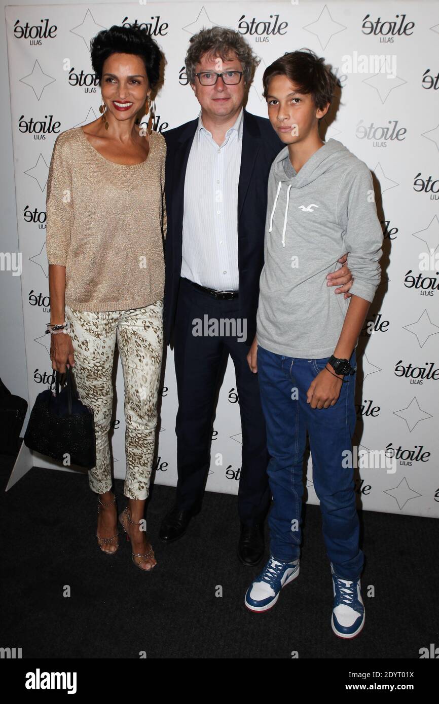 Farida Khelfa mit ihrem Mann Henri Seydoux und einem Gast bei der Premiere des Films Grand Central im Cinema Etoiles Lilas in Paris, Frankreich, am 27. August 2013. Foto von Audrey Poree/ABACAPRESS.COM Stockfoto