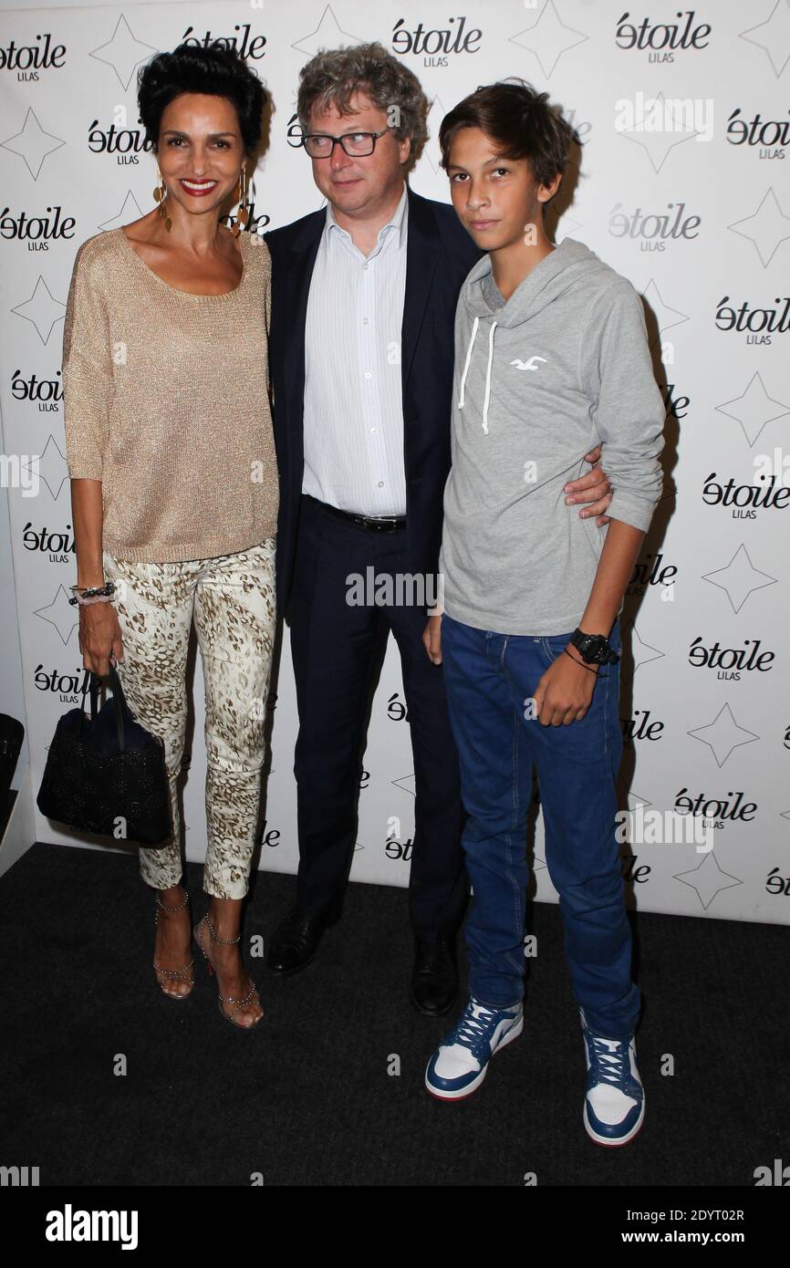 Farida Khelfa mit ihrem Mann Henri Seydoux und einem Gast bei der Premiere des Films Grand Central im Cinema Etoiles Lilas in Paris, Frankreich, am 27. August 2013. Foto von Audrey Poree/ABACAPRESS.COM Stockfoto