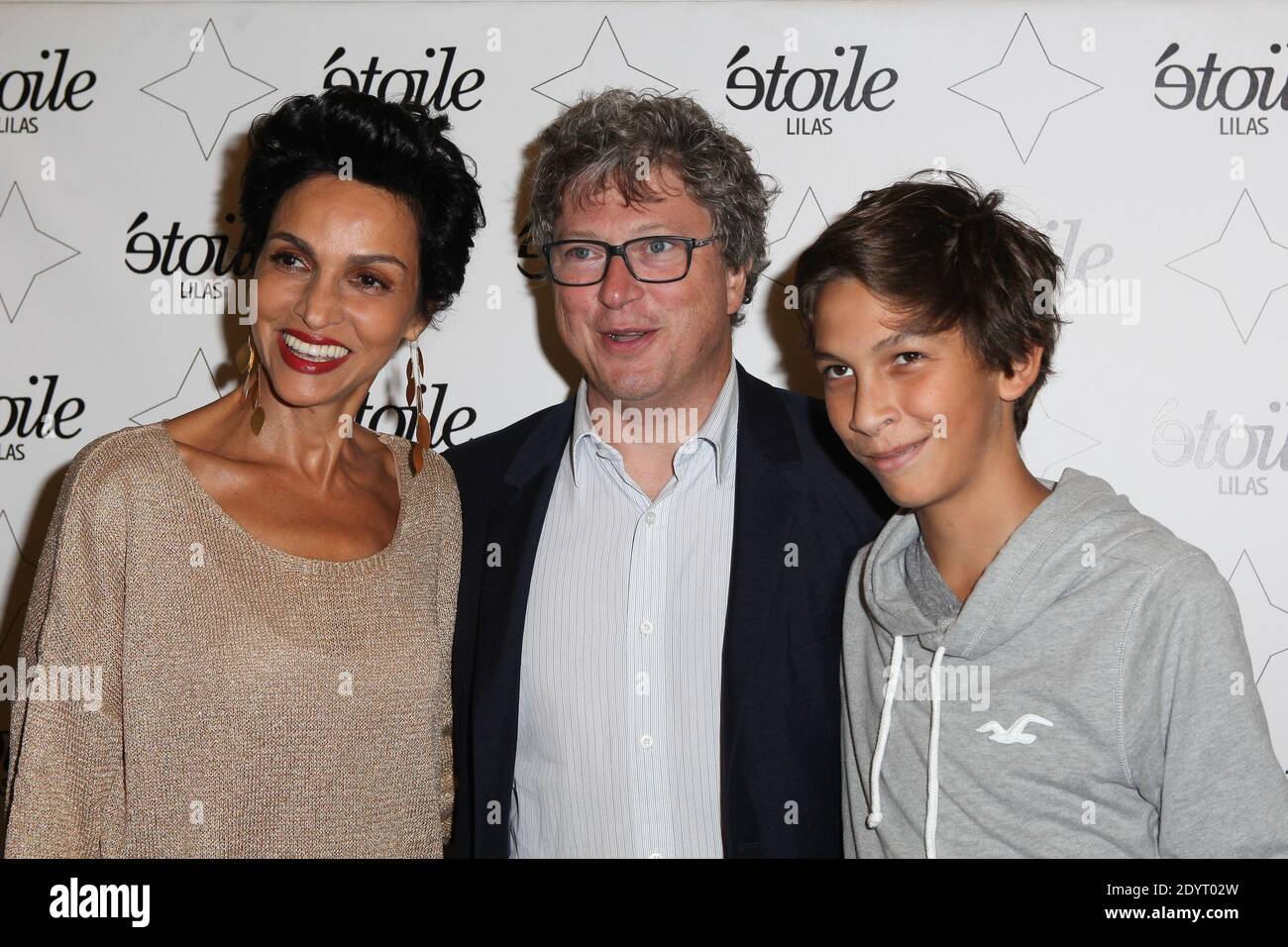 Farida Khelfa mit ihrem Mann Henri Seydoux und einem Gast bei der Premiere des Films Grand Central im Cinema Etoiles Lilas in Paris, Frankreich, am 27. August 2013. Foto von Audrey Poree/ABACAPRESS.COM Stockfoto