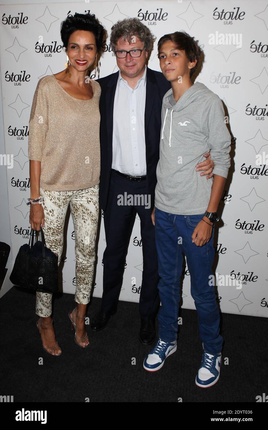 Farida Khelfa mit ihrem Mann Henri Seydoux und einem Gast bei der Premiere des Films Grand Central im Cinema Etoiles Lilas in Paris, Frankreich, am 27. August 2013. Foto von Audrey Poree/ABACAPRESS.COM Stockfoto