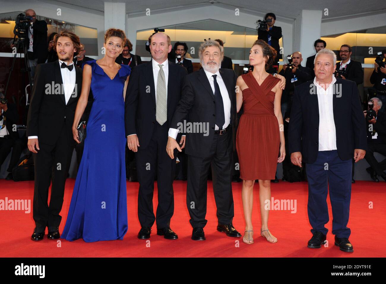 Schauspieler Sandra Ceccarelli, Alfonso Santagata, Gabriele Rendina, Livia Rossi, Antonio Albanese und Regisseur Gianni Amelio bei der Premiere von "L'intrepido" während der 70. Internationalen Filmfestspiele von Venedig (Mostra), auf der Insel Lido in Venedig, Italien, am 04. September 2013. Foto von Aurore Marechal/ABACAPRESS.COM Stockfoto