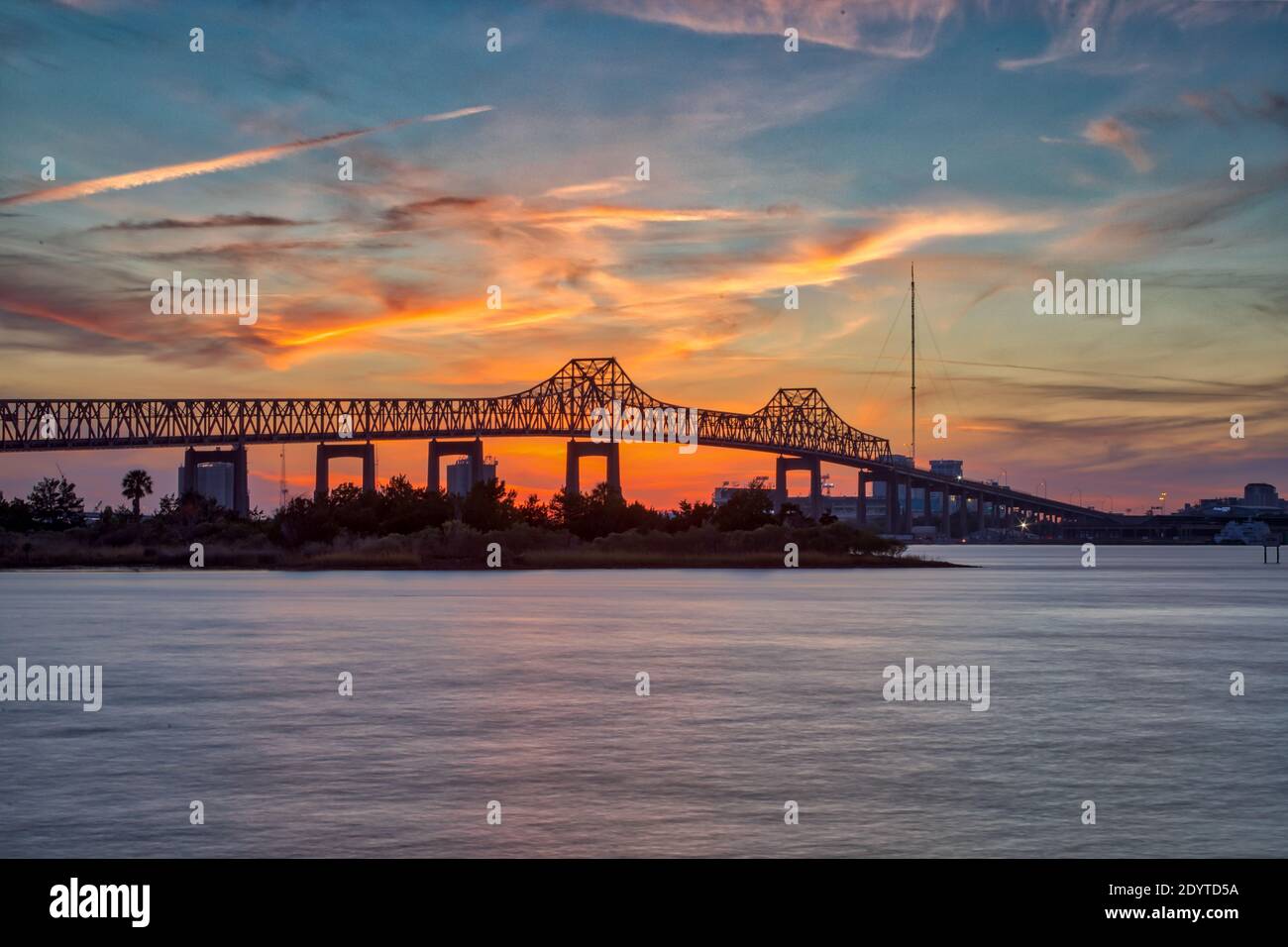 Mathews Brücke Sonnenuntergang Stockfoto