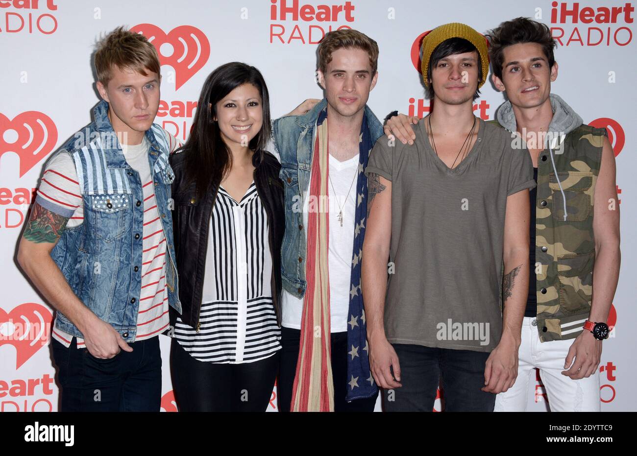 Jess Bowen, Brian Dales, Stephen Gomez und John Gomez vom Summer Set posiert am 20. September 2013 im Presseraum des iHeartRadio Music Festivals 2013 in der MGM Grand Arena in Las Vegas, NV, USA. Foto von Lionel Hahn/ABACAPRESS.COM Stockfoto Jess Bowen, Brian Dales, Stephen Gomez und John Gomez vom Summer Set posiert am 20. September 2013 im Presseraum des iHeartRadio Music Festivals 2013 in der MGM Grand Arena in Las Vegas, NV, USA. Foto von Lionel Hahn/ABACAPRESS.COM Stockfoto
