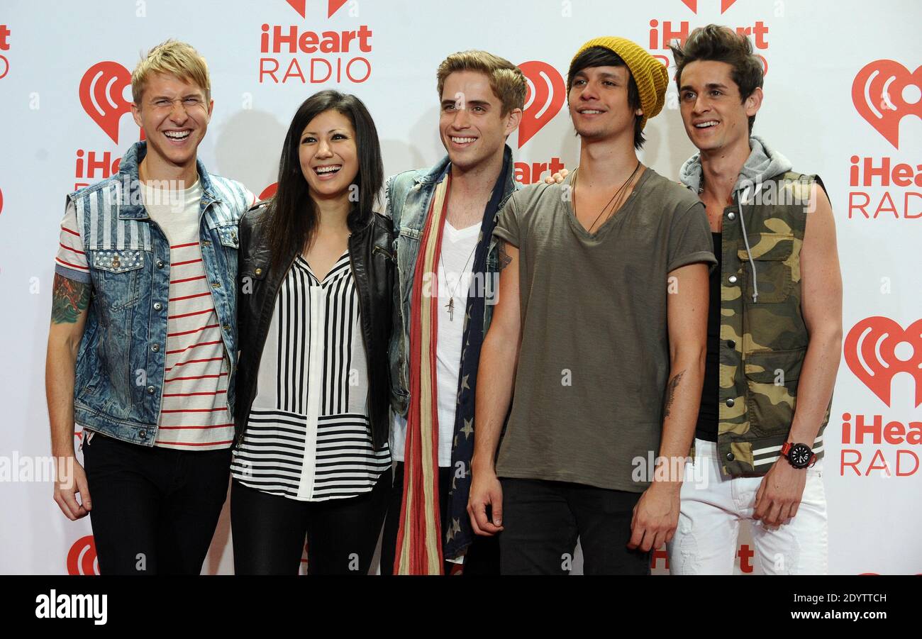 Jess Bowen, Brian Dales, Stephen Gomez und John Gomez vom Summer Set posiert am 20. September 2013 im Presseraum des iHeartRadio Music Festivals 2013 in der MGM Grand Arena in Las Vegas, NV, USA. Foto von Lionel Hahn/ABACAPRESS.COM Stockfoto Jess Bowen, Brian Dales, Stephen Gomez und John Gomez vom Summer Set posiert am 20. September 2013 im Presseraum des iHeartRadio Music Festivals 2013 in der MGM Grand Arena in Las Vegas, NV, USA. Foto von Lionel Hahn/ABACAPRESS.COM Stockfoto