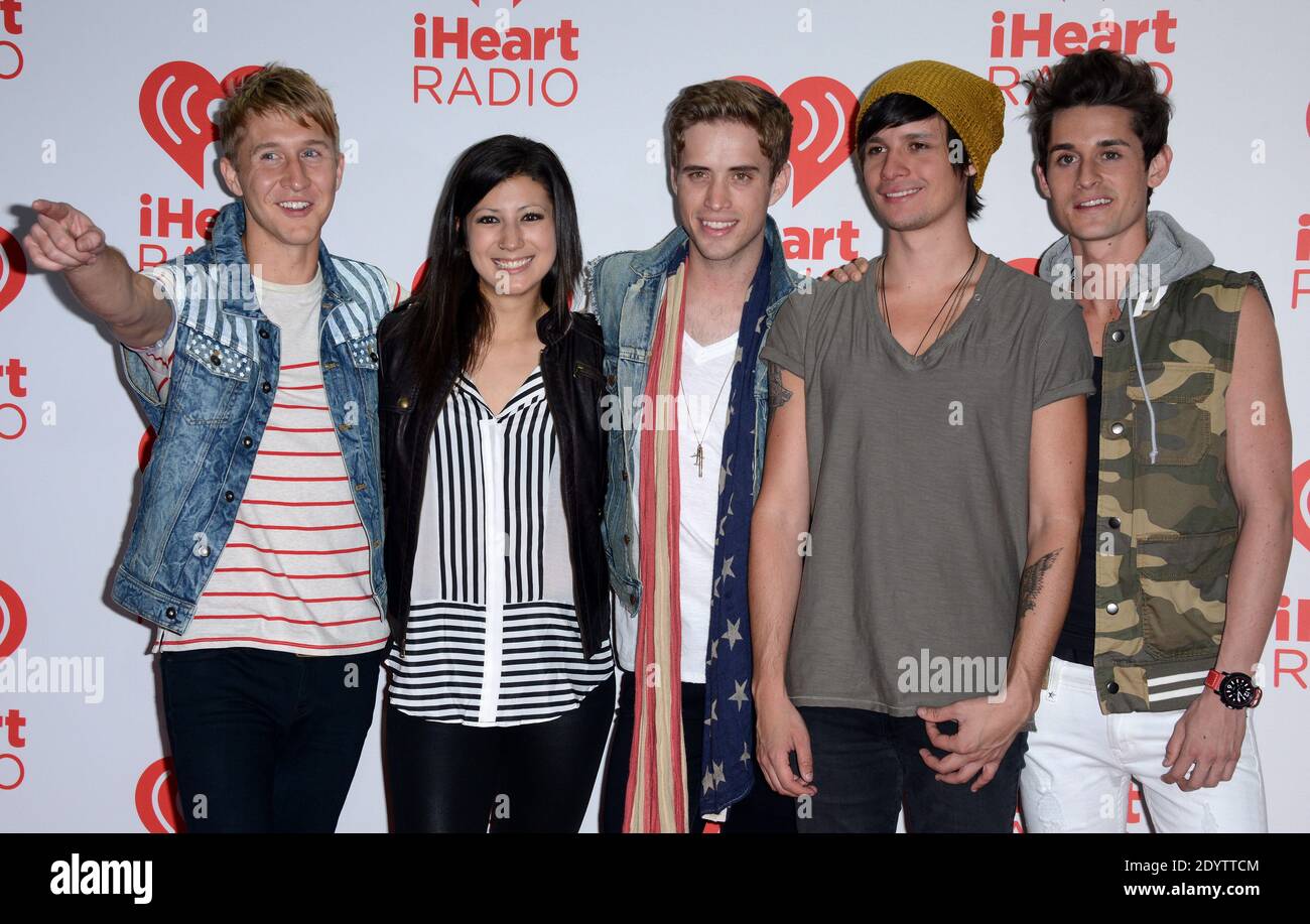 Jess Bowen, Brian Dales, Stephen Gomez und John Gomez vom Summer Set posiert am 20. September 2013 im Presseraum des iHeartRadio Music Festivals 2013 in der MGM Grand Arena in Las Vegas, NV, USA. Foto von Lionel Hahn/ABACAPRESS.COM Stockfoto Jess Bowen, Brian Dales, Stephen Gomez und John Gomez vom Summer Set posiert am 20. September 2013 im Presseraum des iHeartRadio Music Festivals 2013 in der MGM Grand Arena in Las Vegas, NV, USA. Foto von Lionel Hahn/ABACAPRESS.COM Stockfoto