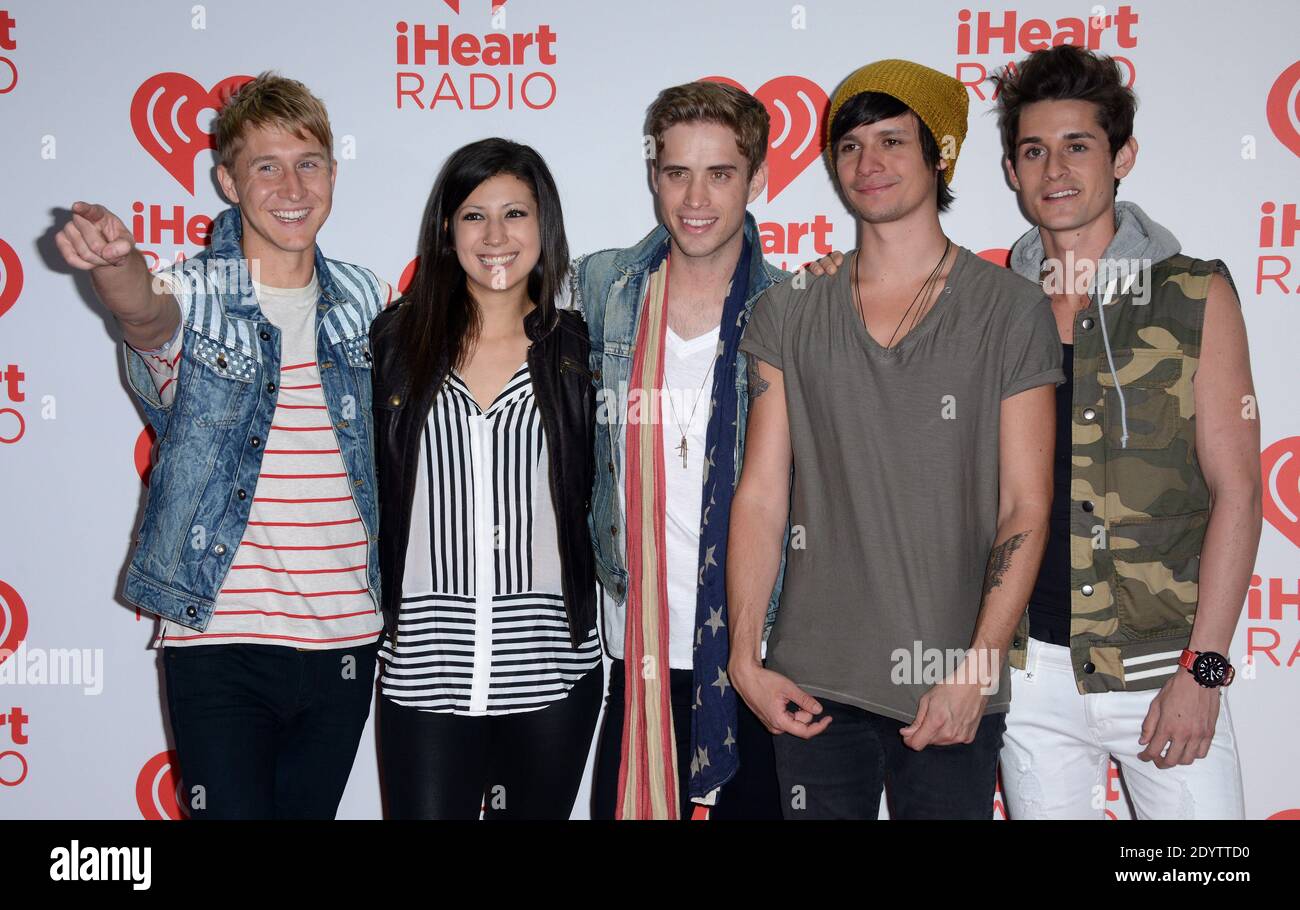 Jess Bowen, Brian Dales, Stephen Gomez und John Gomez vom Summer Set posiert am 20. September 2013 im Presseraum des iHeartRadio Music Festivals 2013 in der MGM Grand Arena in Las Vegas, NV, USA. Foto von Lionel Hahn/ABACAPRESS.COM Stockfoto Jess Bowen, Brian Dales, Stephen Gomez und John Gomez vom Summer Set posiert am 20. September 2013 im Presseraum des iHeartRadio Music Festivals 2013 in der MGM Grand Arena in Las Vegas, NV, USA. Foto von Lionel Hahn/ABACAPRESS.COM Stockfoto