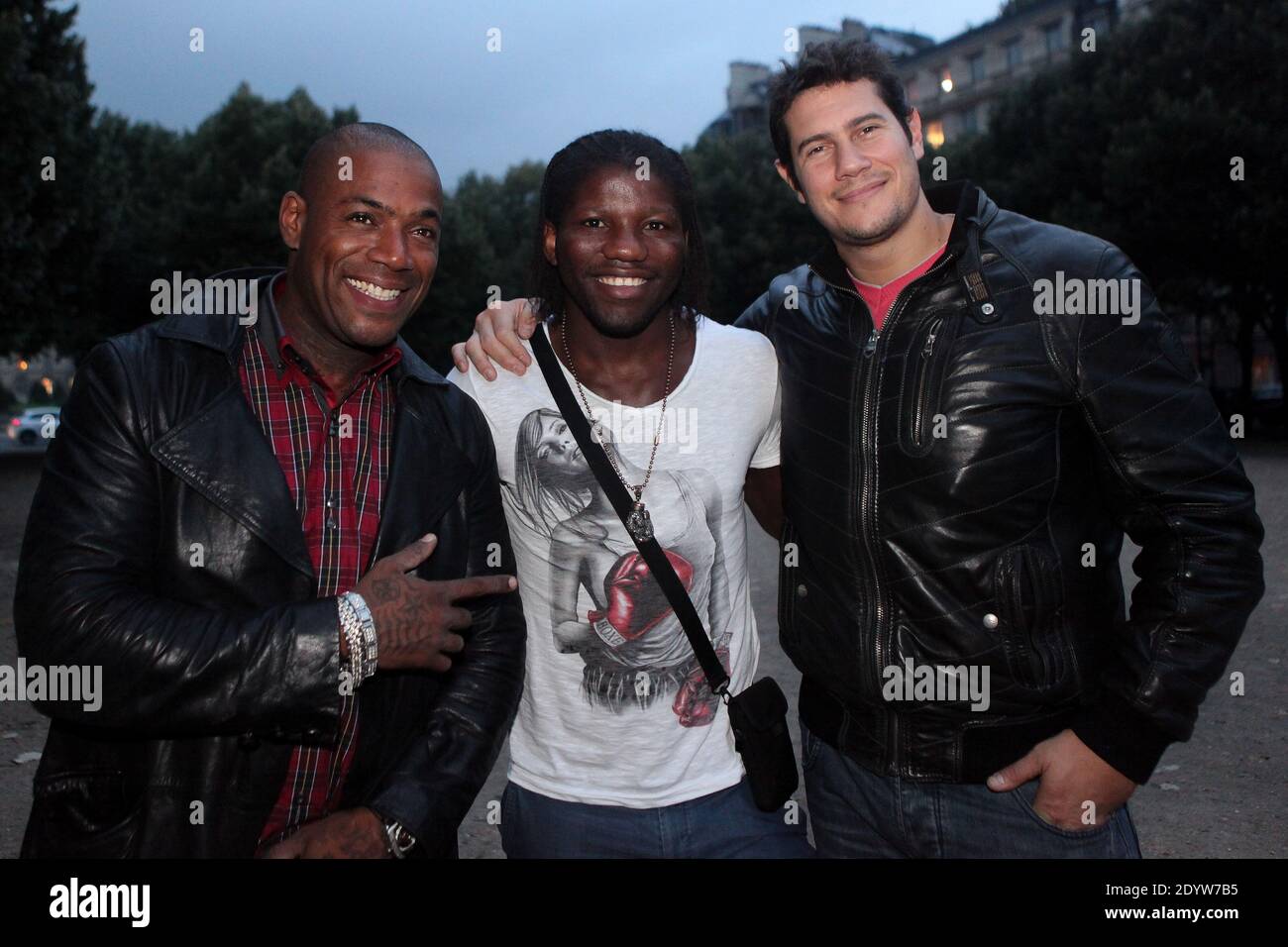 Lord Kossity, Hassan N'Dam und Vincent Parisi Teilnahme an der Petanque-Turnier zugunsten der Vereinigung "Meghanora" am Place des Invalides in Paris, Frankreich, am 29. September 2013 statt. Foto von Audrey Poree/ABACAPRESS.COM Stockfoto