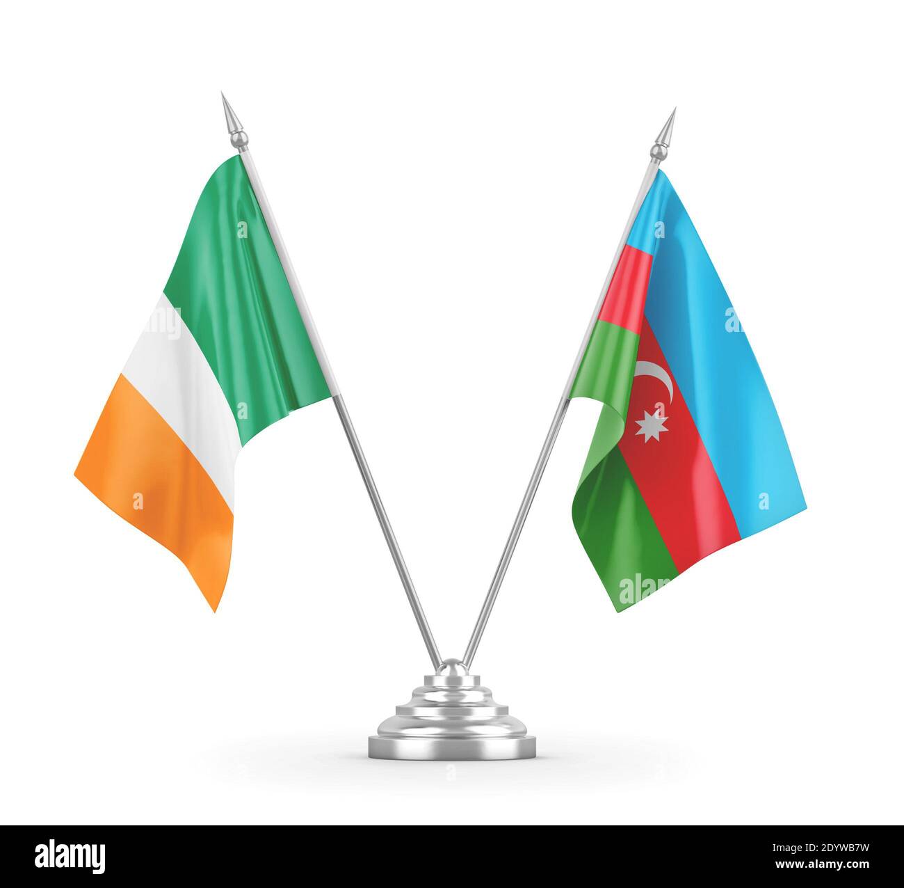 Aserbaidschan und Irland Tischflaggen isoliert auf weißem 3D-Rendering Stockfoto