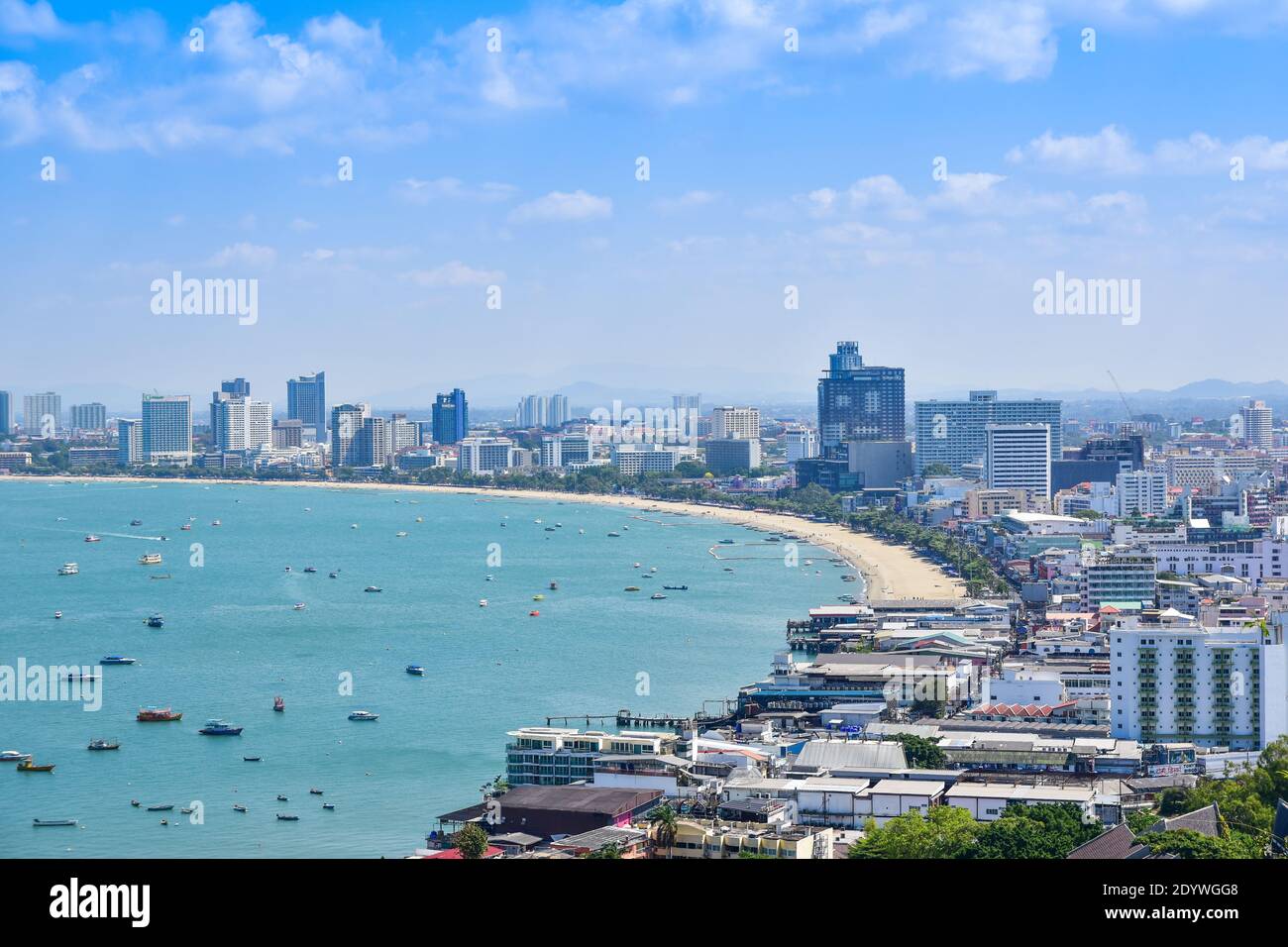 Hochwinkel Blick auf Pattaya Bay, Chonburi, Thailand, Reisen Strand und Meer im Urlaub Stockfoto