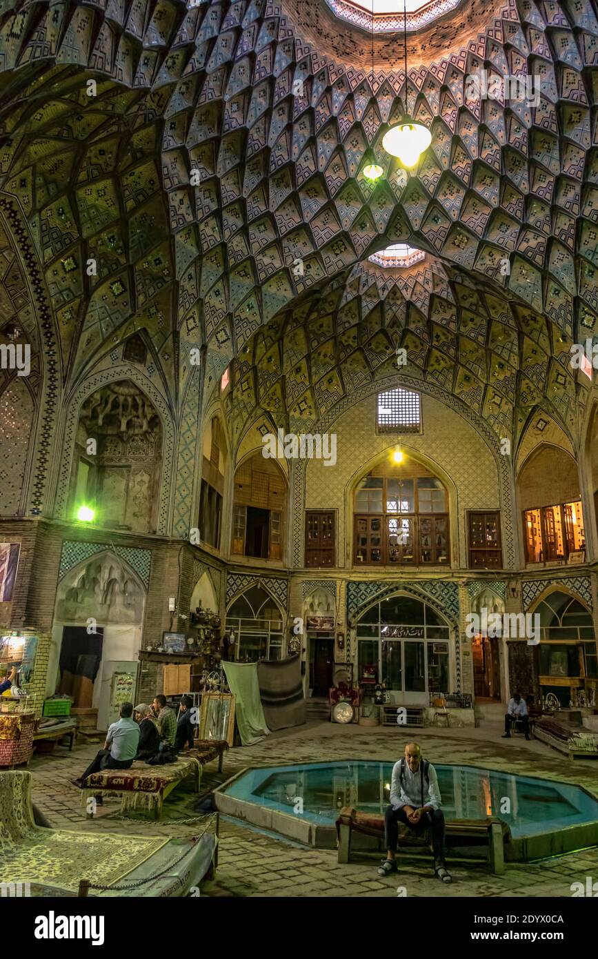 23. Oktober 2018. Aminoddole Caravansarai oder Timche Plaza, Kashan Basar, Kashan, Iran. Stockfoto