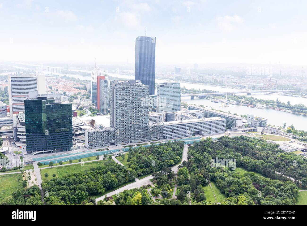 Blick auf das Business Center und die UNO-Stadt in Wien Stockfoto