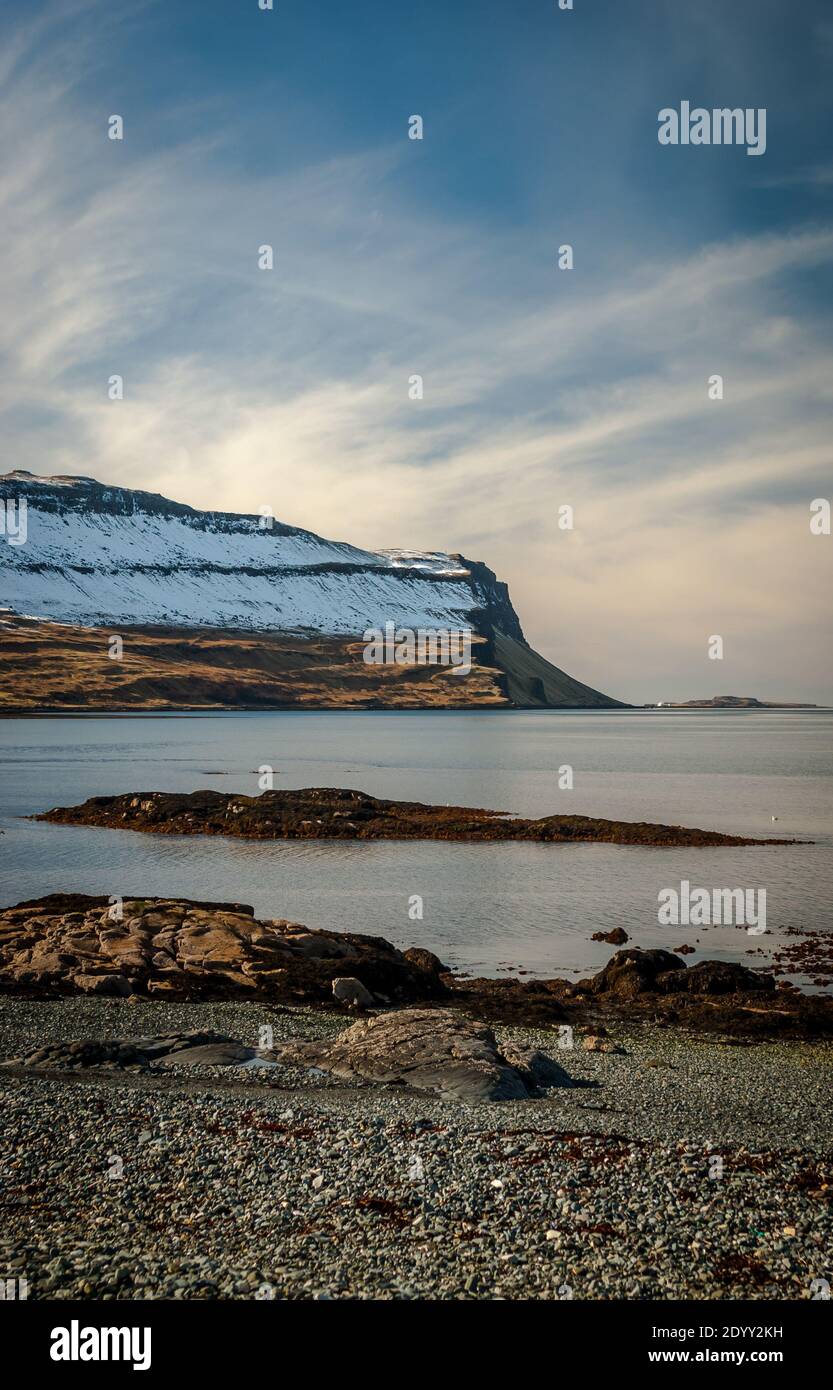 Klippen am Loch Na Keal, Isle of Mull, Schottland Stockfoto