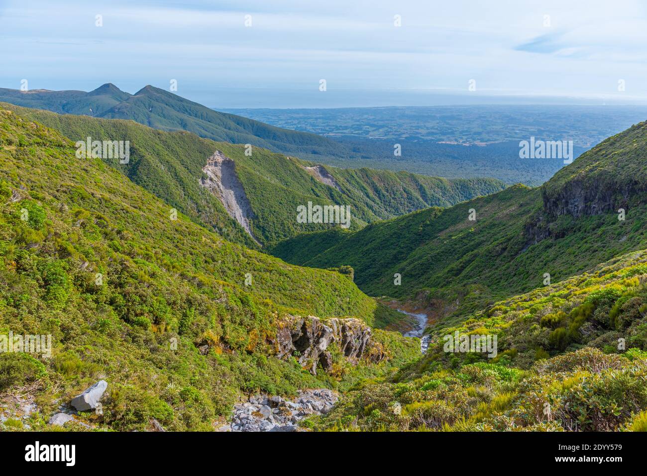 Mount egmont taranaki pouakai range -Fotos und -Bildmaterial in hoher ...