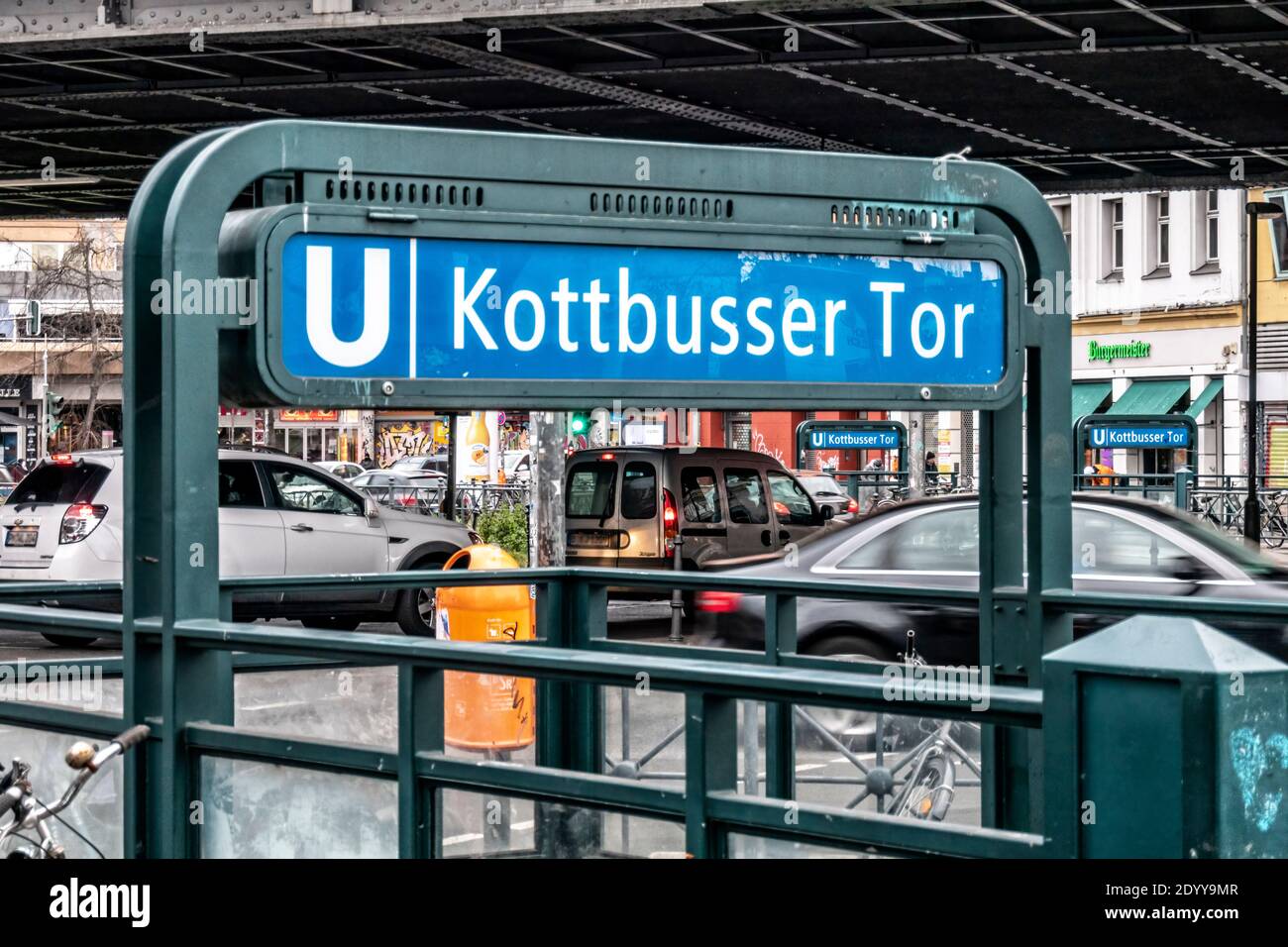 U-Bahn Schild Kottbusser Tor, Kreuzberg, Berlin , Stockfoto