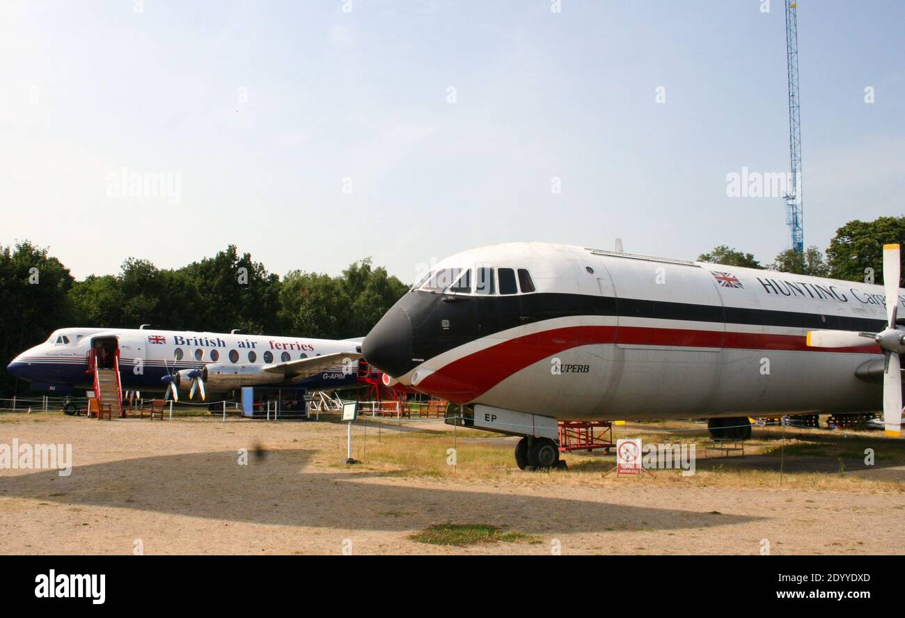Vickers Vanguard und Vickers Viscount Turboprop-Flugzeuge im Brooklands Museum Weybridge Surrey England UK Stockfoto