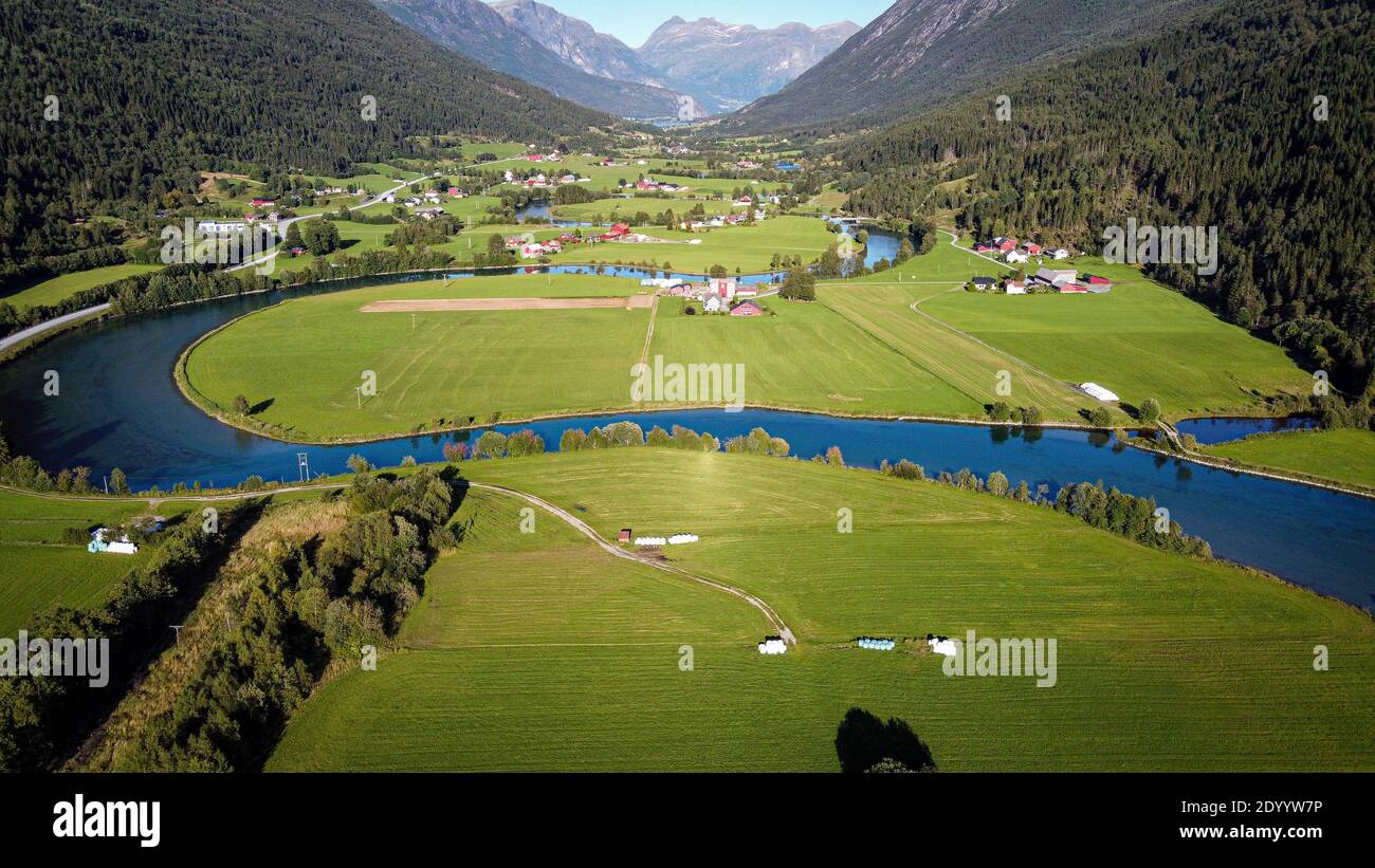 Drohnenflug über Stryn Norwegen Norwegen Stockfoto