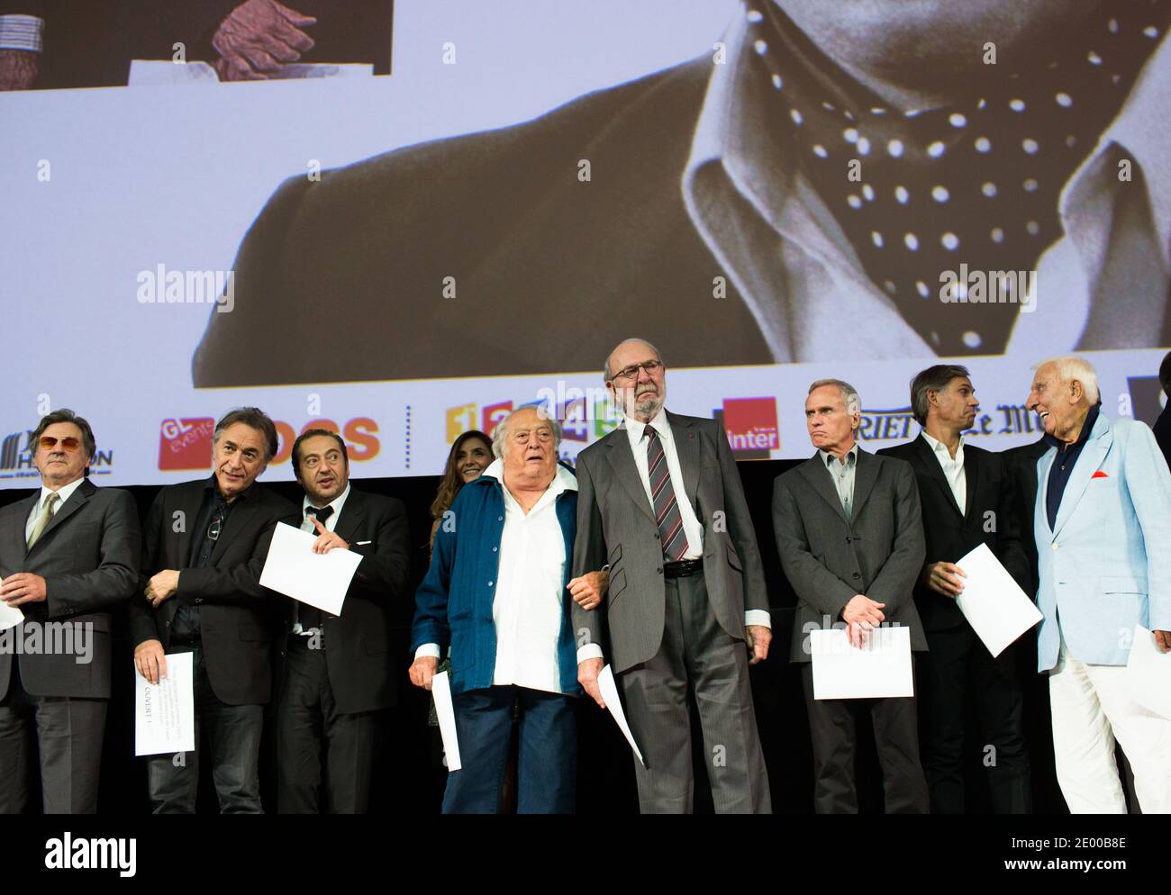 Daniel Auteuil, Richard Berry, Patrick Timsit, Georges Lautner, Jean-Pierre Marielle, Paul Belmondo, Charles Gerard bei der Eröffnungsfeier des 5. Lumiere Film Festivals und der Hommage an den französischen Schauspieler Jean-Paul Belmondo am 14. Oktober 2013 in Lyon, Frankreich. Foto von Vincent Dargent/ABACAPRESS.COM Stockfoto