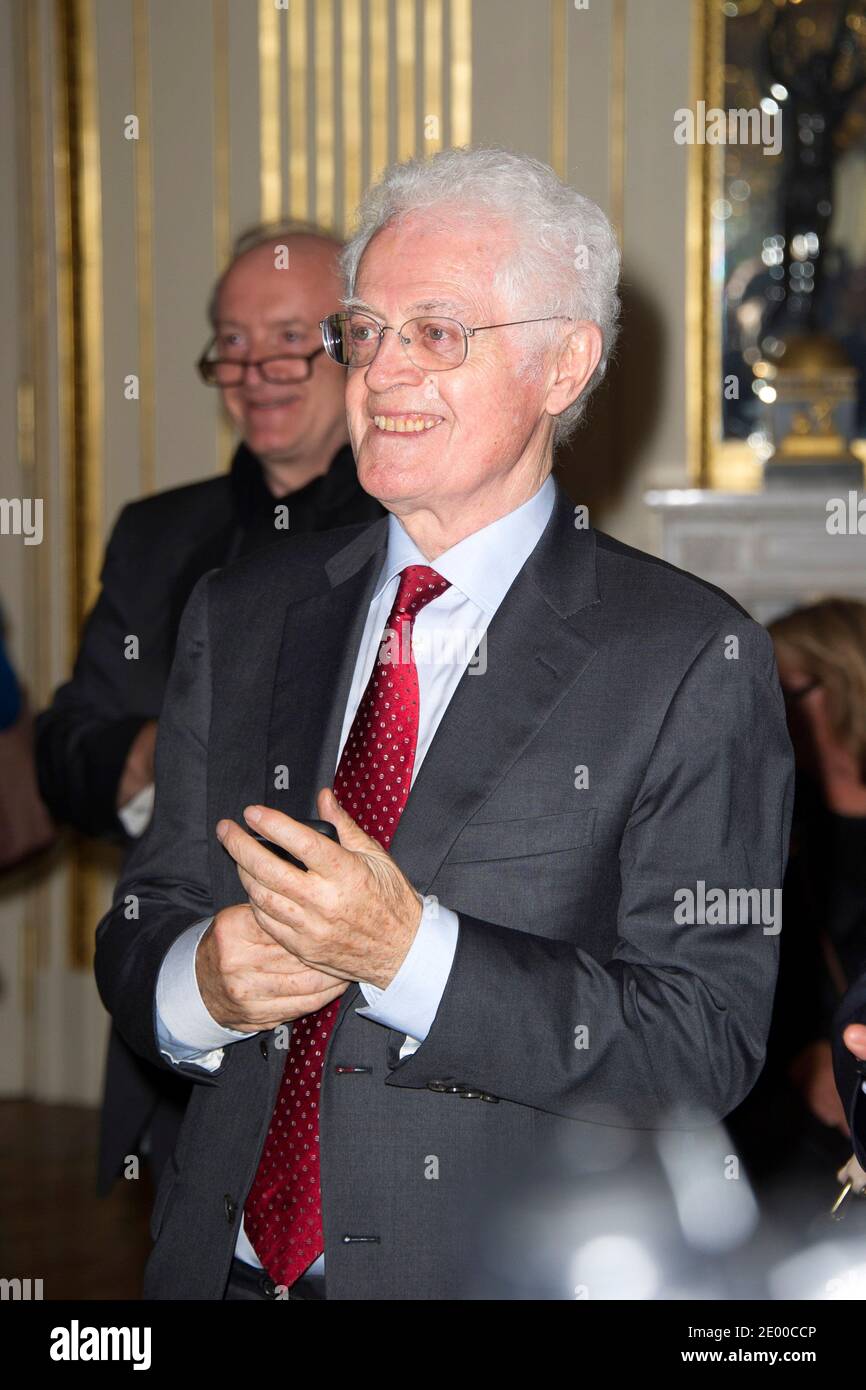 Lionel Jospin fotografiert bei einer Zeremonie, bei der Jean Lacouture am 15. Oktober 2013 mit dem Grand Officier De La Legion D’Honneur des Kulturministeriums in Paris, Frankreich, ausgezeichnet wurde. Foto von Laurent Zabulon/ABACAPRESS.COM Stockfoto