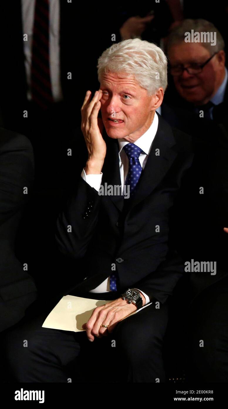 Der ehemalige US-Präsident Bill Clinton nimmt am 29 2013. Oktober an einem Gedenkgottesdienst für den ehemaligen Sprecher Tom Foley auf dem Capitol Hill in Washington, DC, USA Teil. Tom Foley vertrat Washingtons 5. Kongressbezirk als demokratisches Mitglied und war von 1989 bis 1995 der 57. Sprecher des US-Repräsentantenhauses. Später war er von 1997 bis 2001 US-Botschafter in Japan. Foto von Aude Guerrucci/Pool/ABACAPRESS.COM Stockfoto