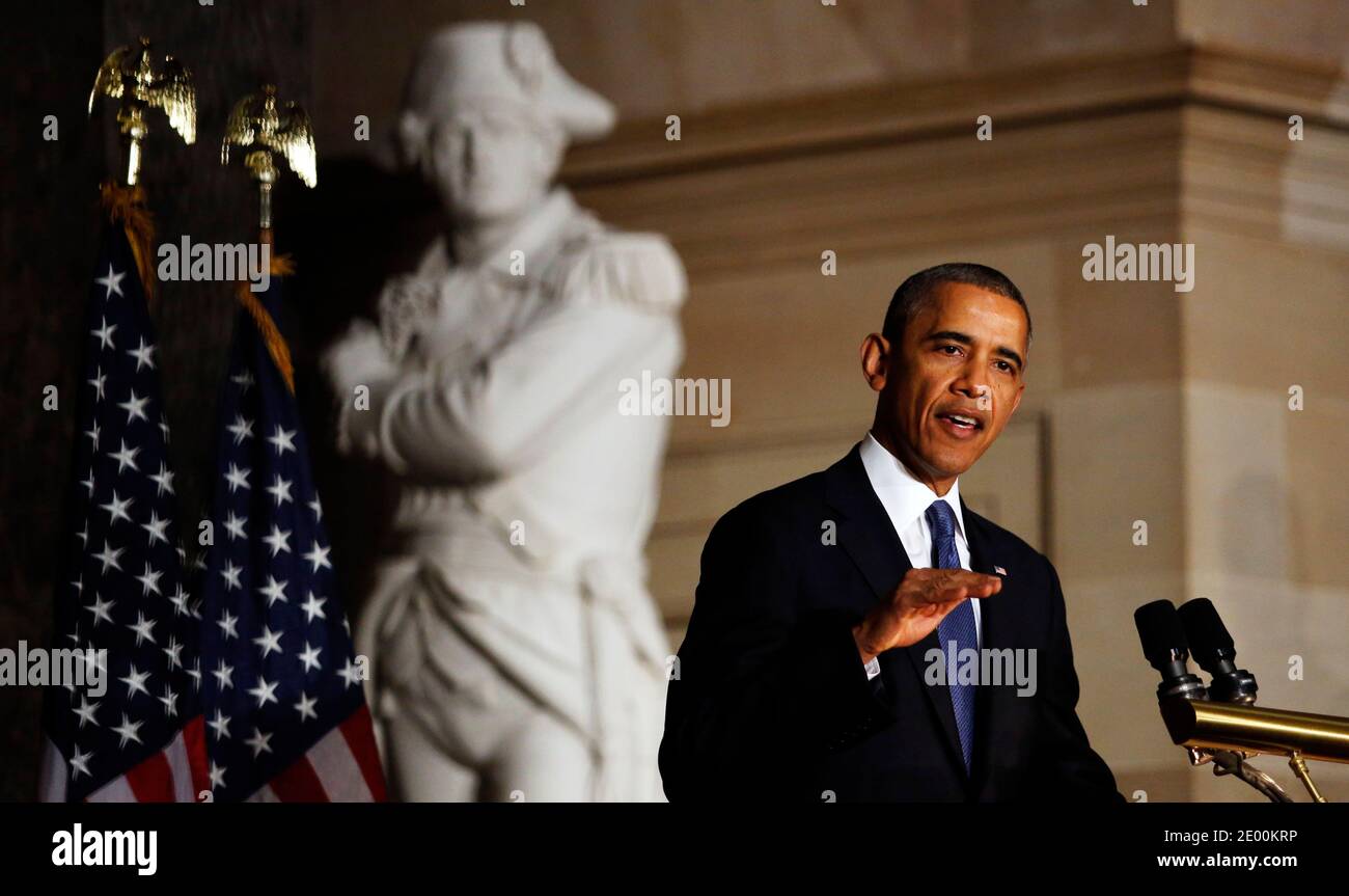 US-Präsident Barack Obama hält eine Rede bei einer Gedenkfeier für den ehemaligen Sprecher Tom Foley auf dem Capitol Hill, Oktober 29 2013, in Washington, DC, USA. Tom Foley vertrat Washingtons 5. Kongressbezirk als demokratisches Mitglied und war von 1989 bis 1995 der 57. Sprecher des US-Repräsentantenhauses. Später war er von 1997 bis 2001 US-Botschafter in Japan. Foto von Aude Guerrucci/Pool/ABACAPRESS.COM Stockfoto