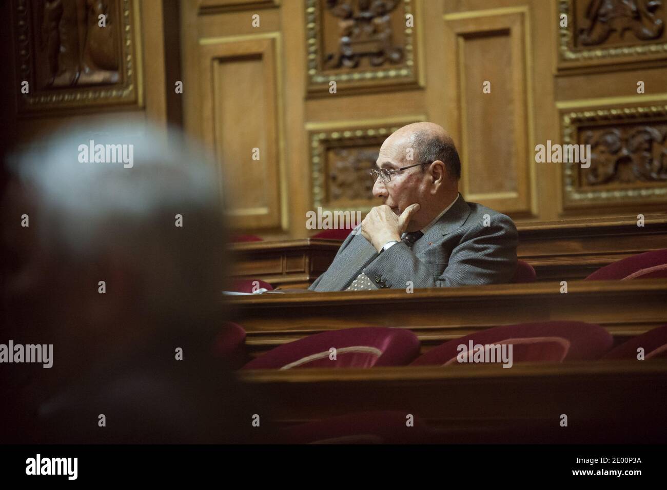 Der CEO der Dassault Group und der UMP-Abgeordnete Serge Dassault im Bild bei der Fragestunde ( QAG ) im Senat in Paris, Frankreich, am 31. Oktober 2013. Foto von Romain Boe/ABACAPRESS.COM Stockfoto