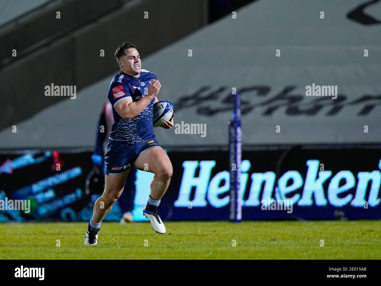 Sale Sharks Center Rohan Janse van Rensburg macht eine Pause Während des European Champions Cup Spiels Sale Sharks -V- Edinburgh Rugby im AJ Bell Stadi Stockfoto