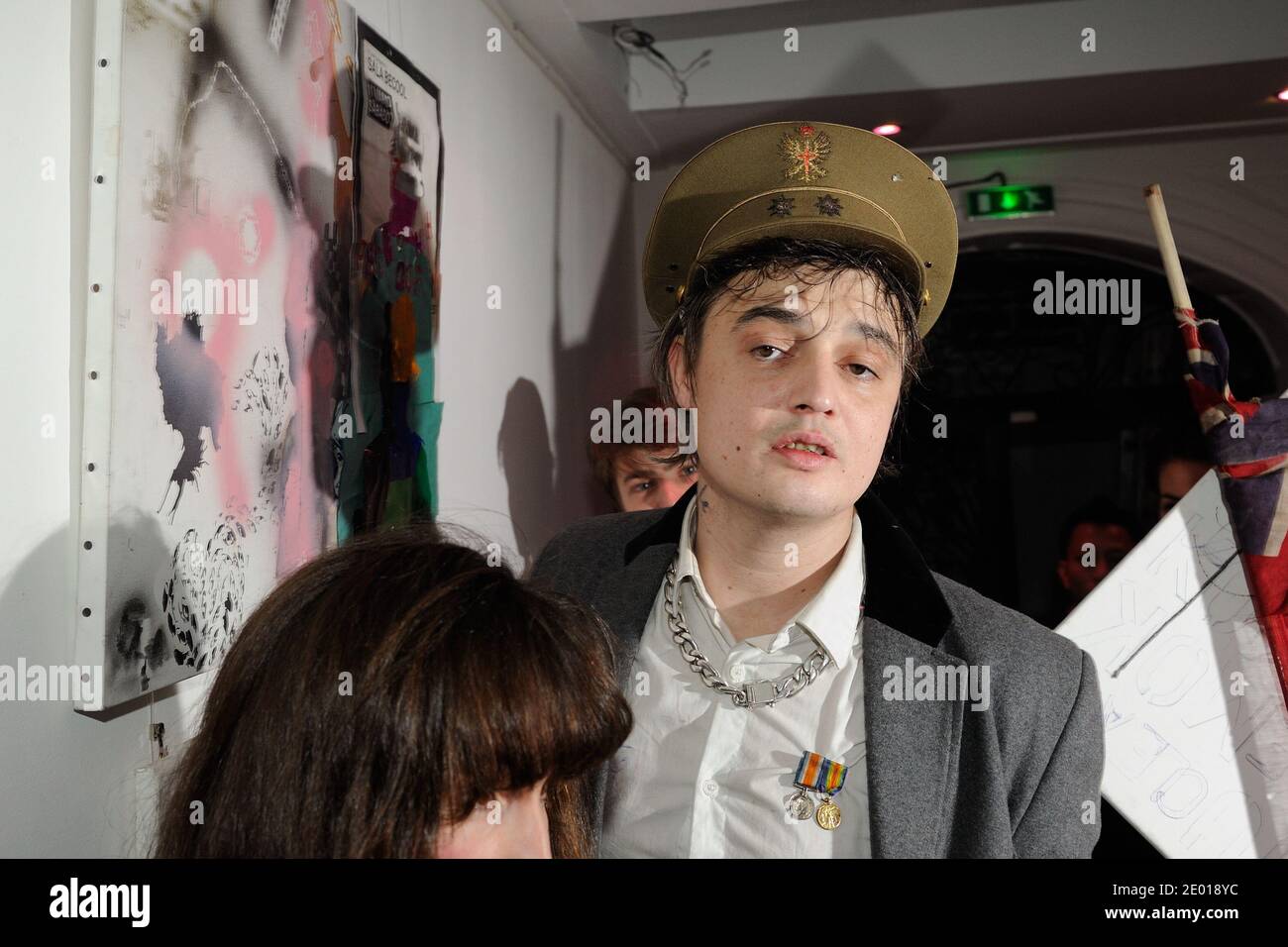 Pete Doherty Teilnahme an der Ausstellung Pete Doherty and Alize Meurice Flags from the Old Regime Eröffnung im Espace Djam in Paris, Frankreich am 21. November 2013. Foto von Alban Wyters/ABACAPRESS.COM Stockfoto