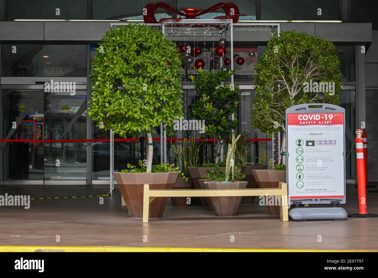 Allgemeine Gesamtansicht der Beschilderung Durchsetzung COVID-19 Einschränkungen im Casino Morongo, Donnerstag, 24. Dezember 2020 in Cabazon, Kalifornien (Dylan Stewart / Bild von Stockfoto