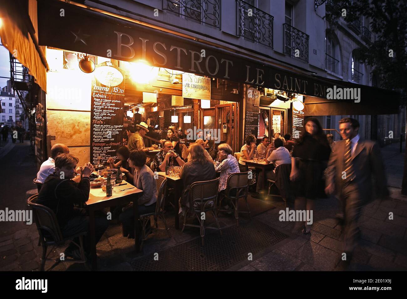 FRANKREICH / Iie-de-France/Paris/ Bistrot im Quartier Latin in der Nacht . Stockfoto