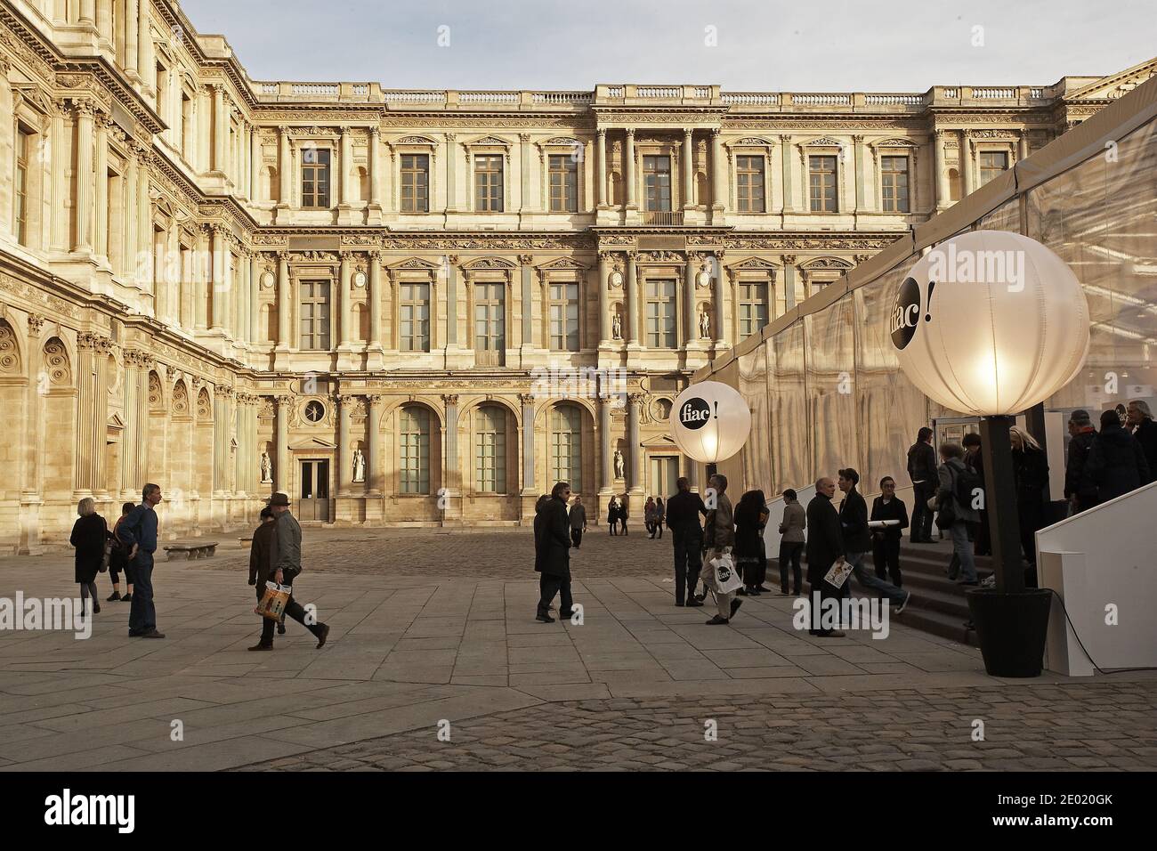 FRANKREICH / Iie-de-France/Paris/Fiac Internationale Messe für zeitgenössische Kunst im Louvre in Paris. Stockfoto