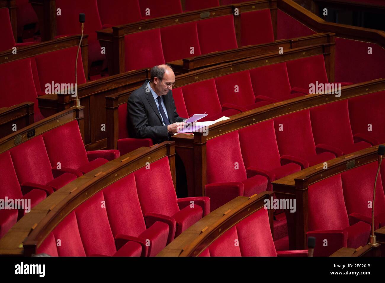 Der ehemalige Haushaltsminister Eric Woerth hat sich kurz vor der Fragestunde in der Nationalversammlung in Paris am 18. Dezember 2013 ein Bild gemacht. Foto von Romain Boe/ABACAPRESS.COM Stockfoto