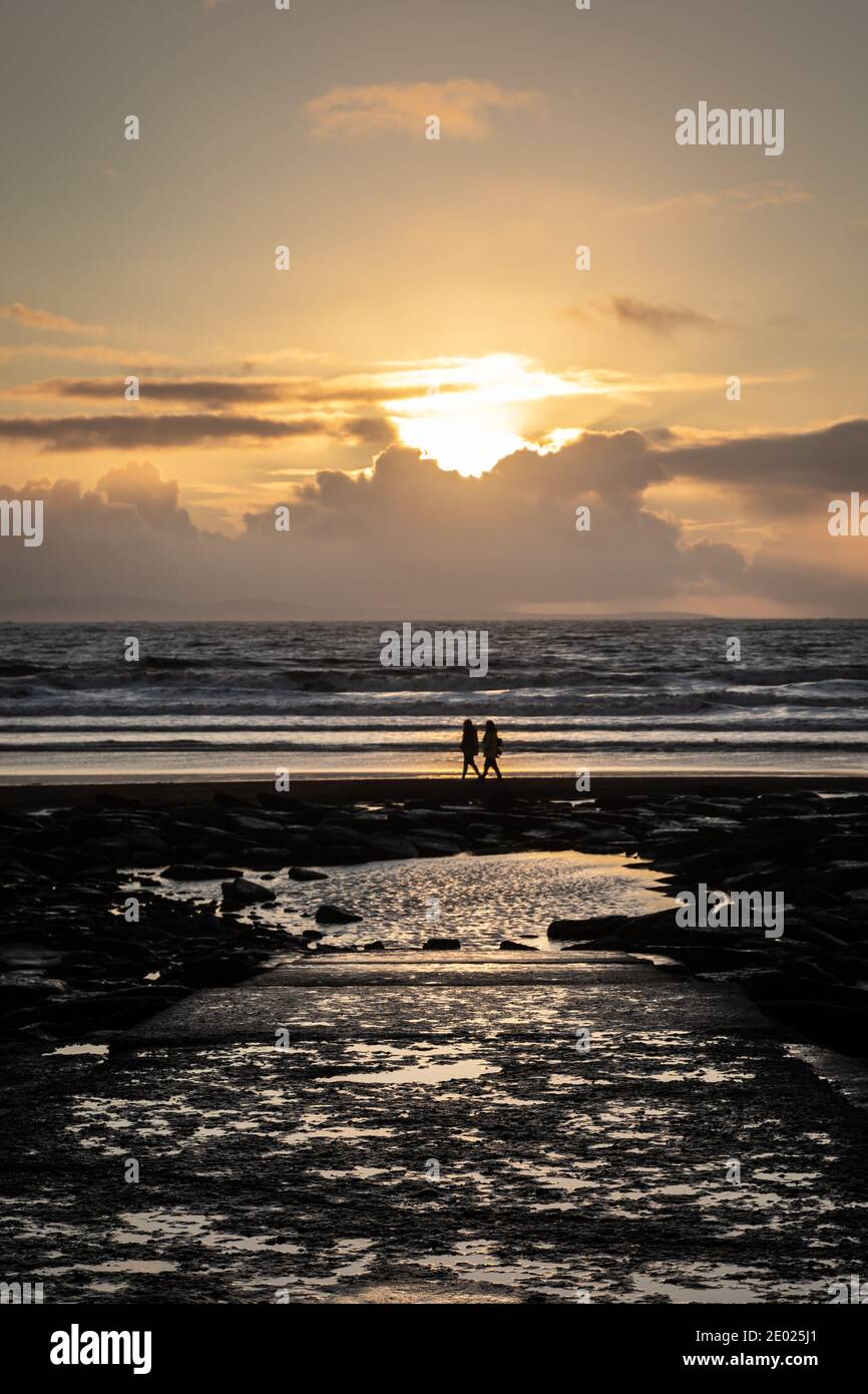 Sonnenuntergang in Dunraven Bay, South Glamorgan, Wales, Großbritannien Stockfoto Sonnenuntergang in Dunraven Bay, South Glamorgan, Wales, Großbritannien Stockfoto
