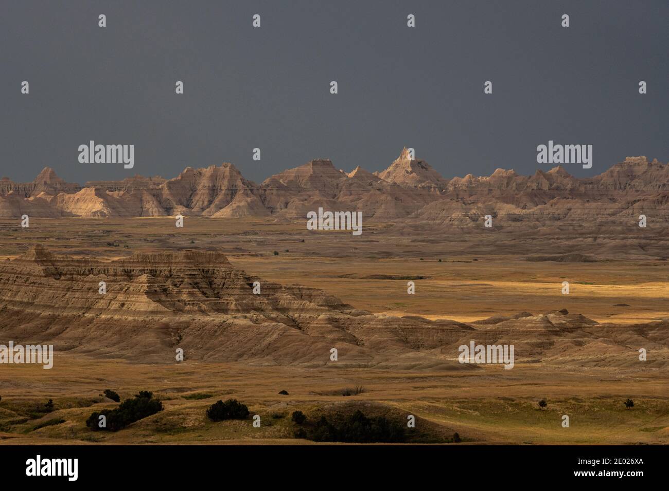 Alte Formationen auf der Prairie im Badlands National Park Stockfoto