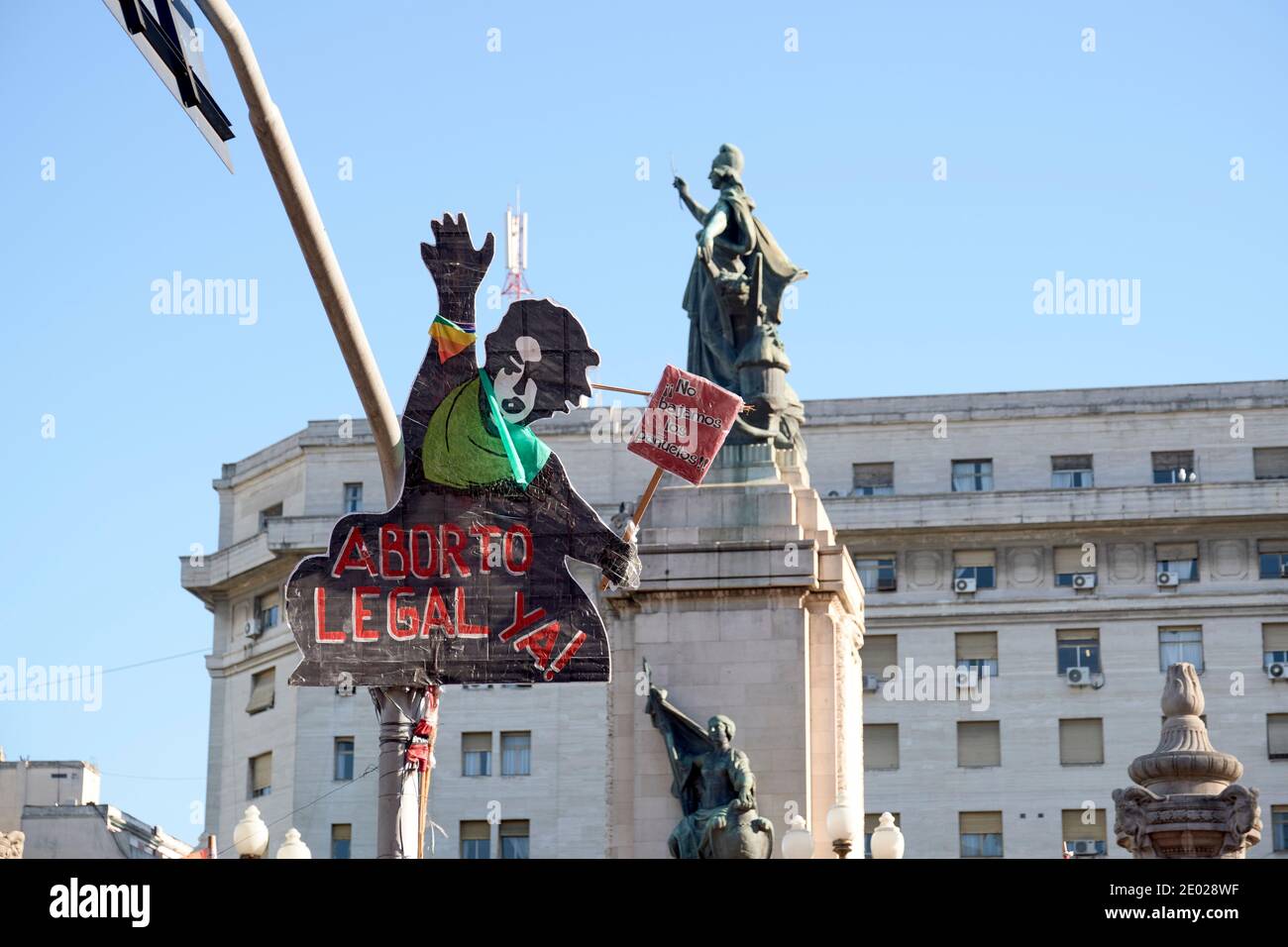 Buenos Aires, Argentinien; 10. Dezember 2020: Plakat zur Verteidigung der legalen Abtreibung bei einer massiven Kundgebung vor dem Nationalkongress Stockfoto