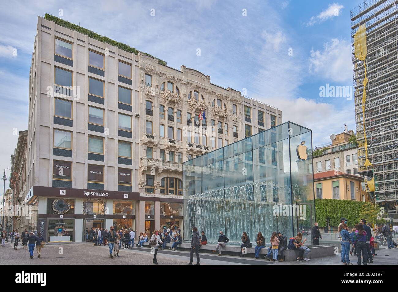 Mailand, Lombardei, Italien - 04.10.2020 - Neuer Apple Store Piazza del Liberty (Platz der Freiheit) im Stadtzentrum von Mailand. Stockfoto