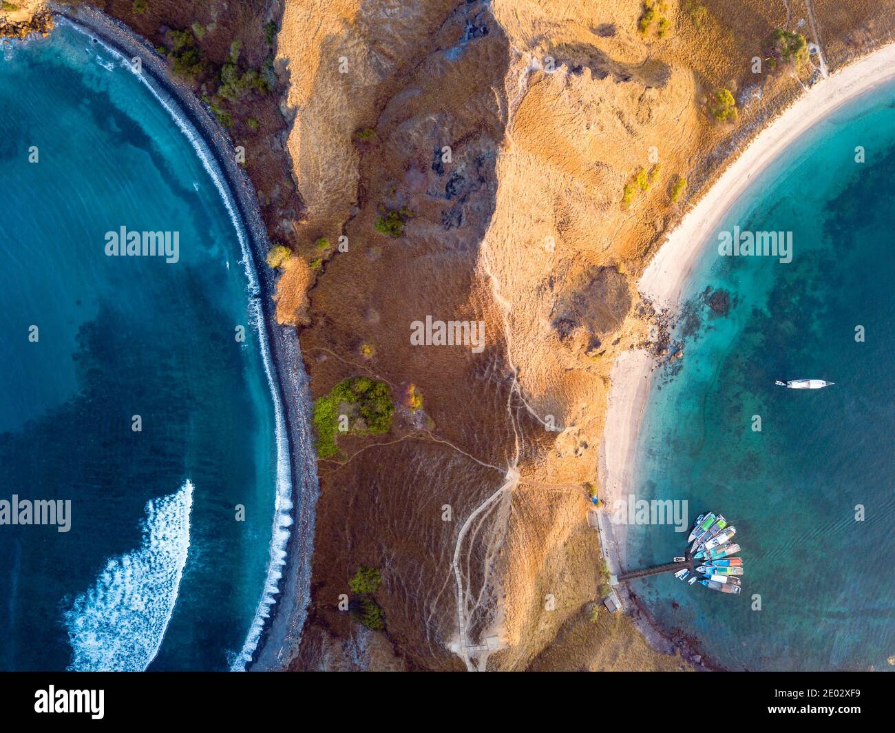 Luftaufnahme von Ost-Nusa Tenggara, bekannt als Komodo-Nationalpark, Flores, Indonesien. Stockfoto