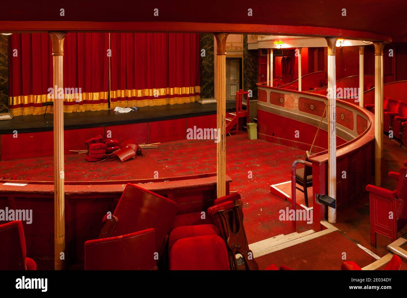 Theatre Royal Auditorium, das einzige Regency Playhouse in Großbritannien in Bury St Edmunds, wurde 2005 renoviert Stockfoto