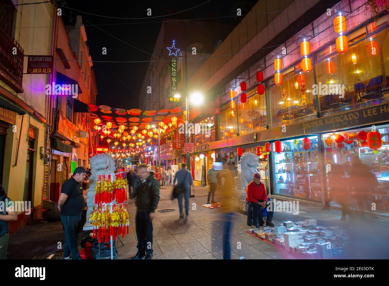 Chinatown Barrio Chino in der Dolores Street im historischen Zentrum von Mexiko City CDMX, Mexiko. Das historische Zentrum von Mexiko-Stadt ist ein UNESCO-Weltkulturerbe SIT Stockfoto